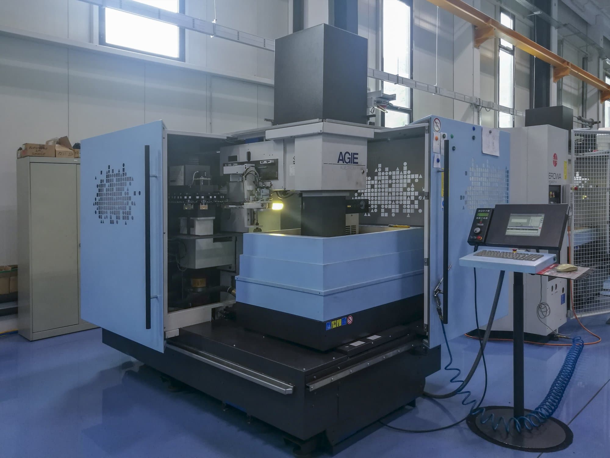 Mašīnas AGIE AGIETRON INNOVATION 2  pretskats