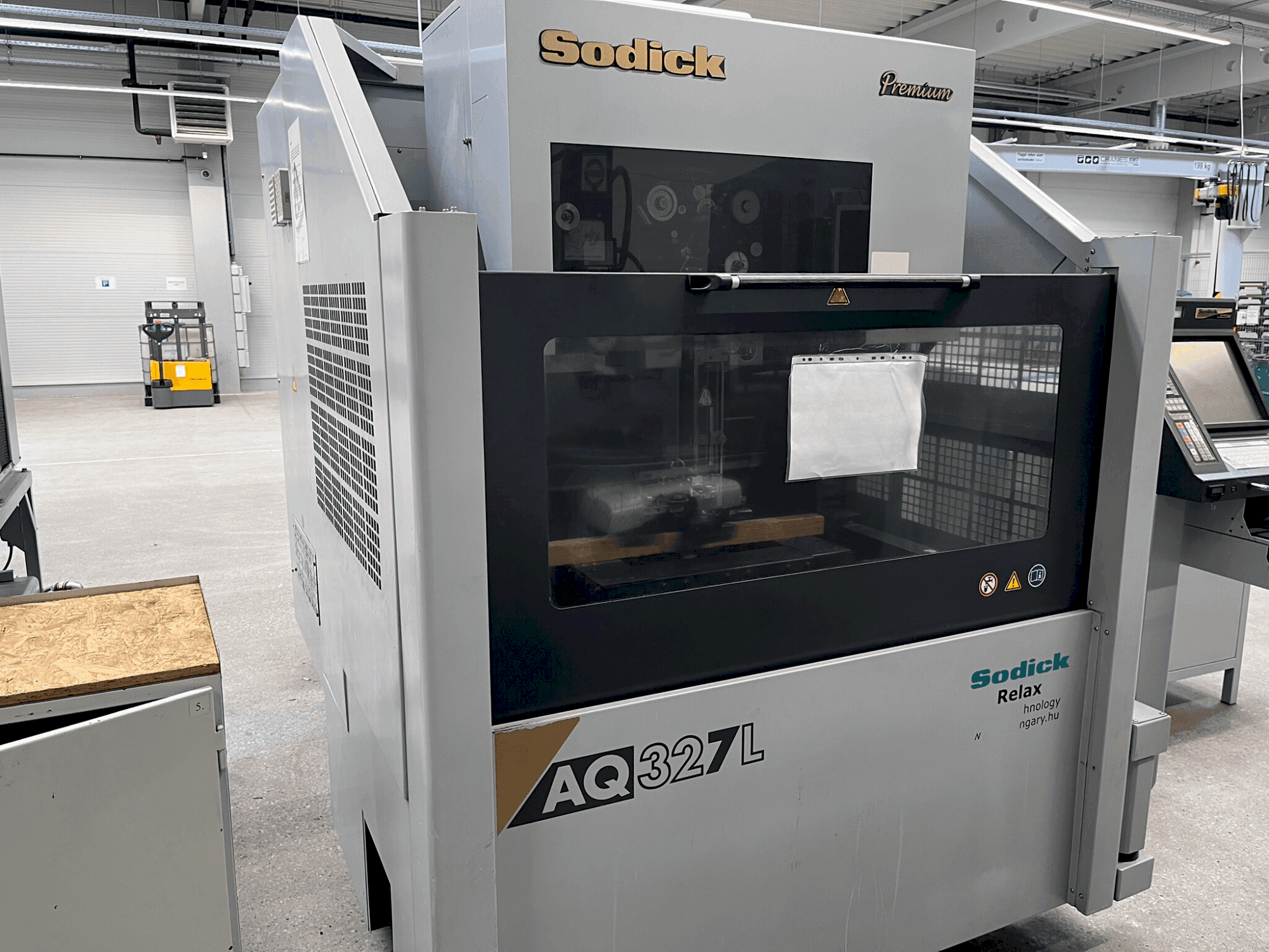 Mašīnas Sodick AQ327L  pretskats