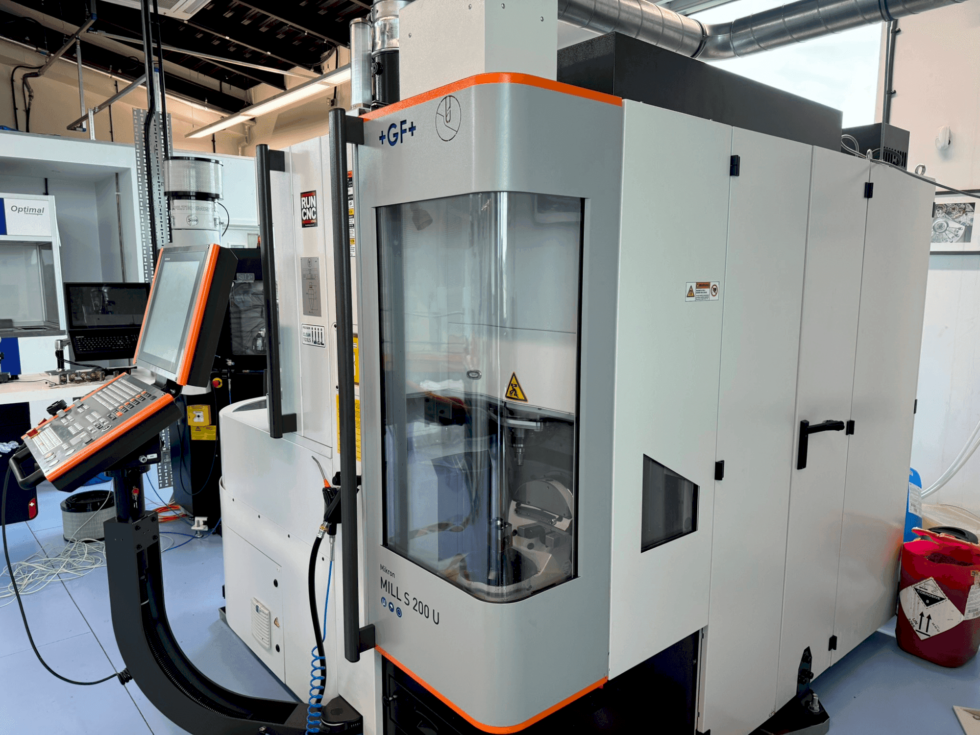 Mašīnas +GF+ Mikron Mill S 200U  pretskats