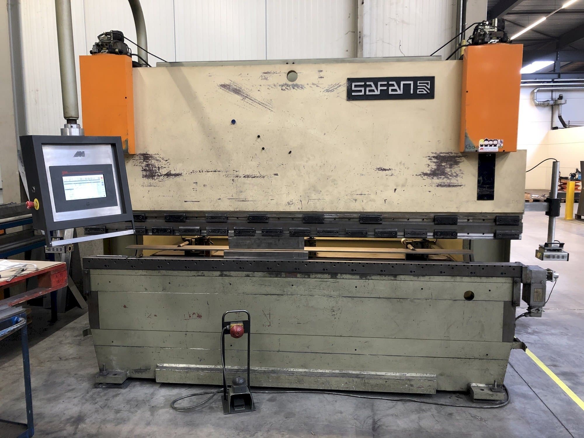 Mašīnas Safan CNCL 110T  pretskats