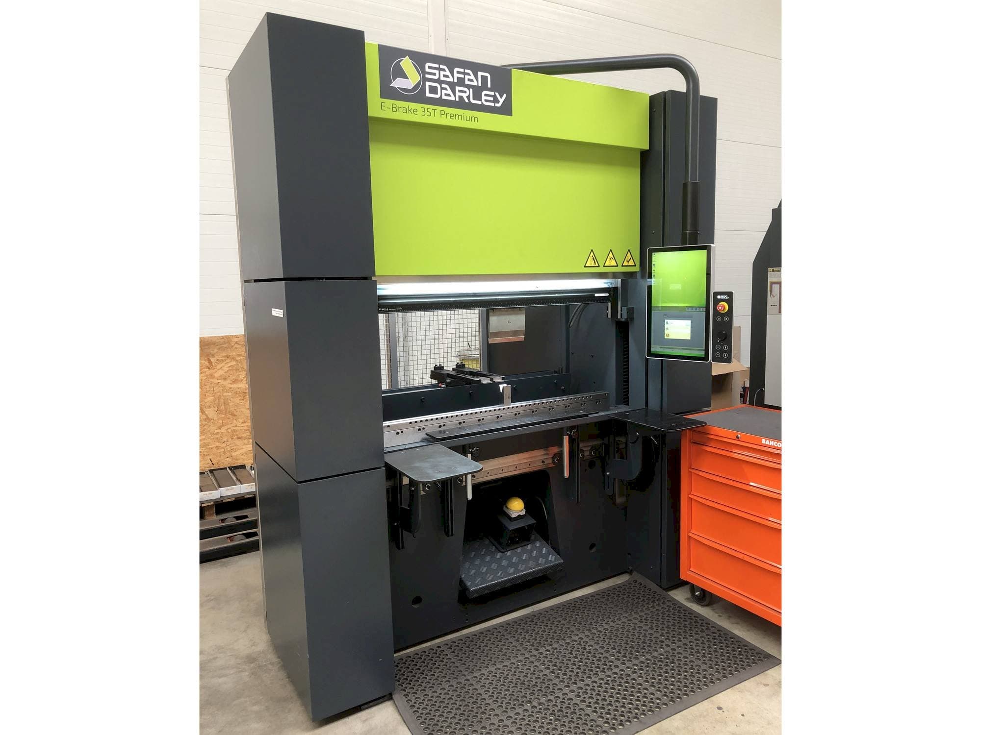 Mašīnas Safan Darley E-Brake 35T Premium  pretskats