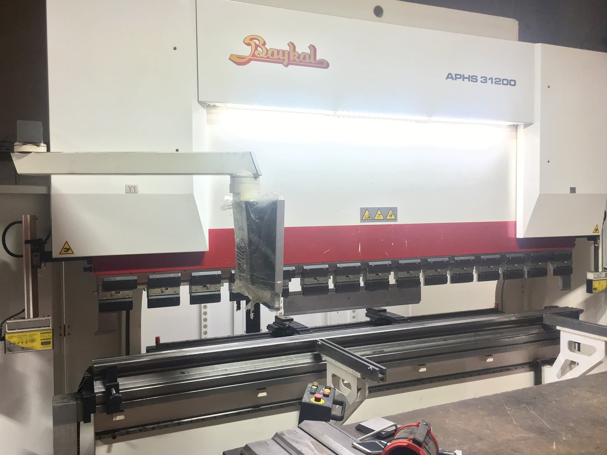 Mašīnas Baykal APHS 31200  pretskats