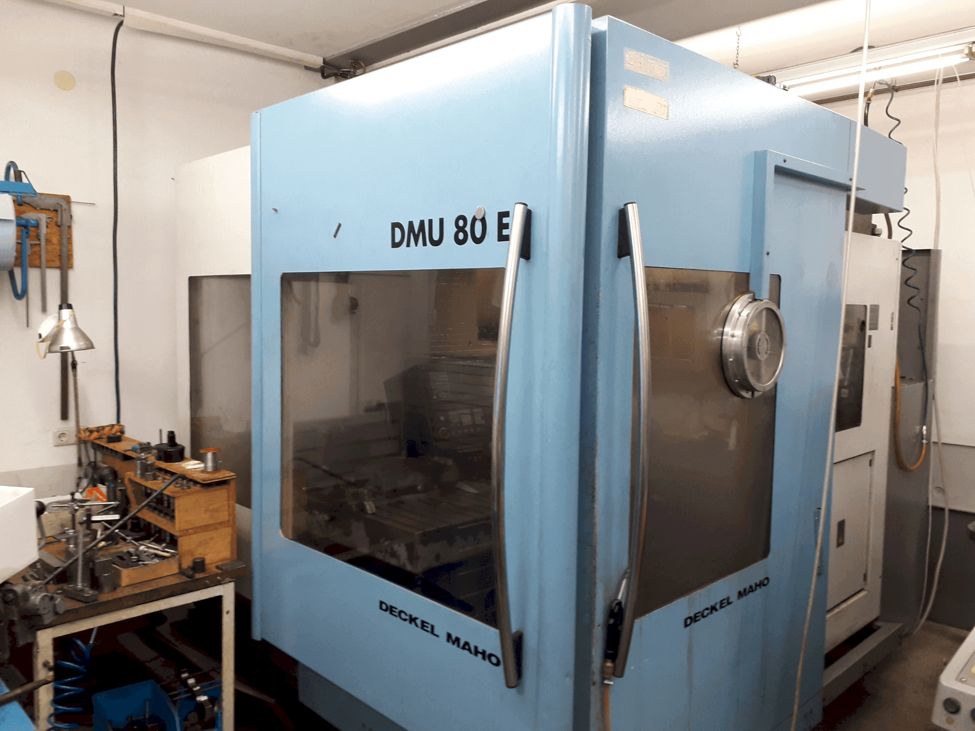 Mašīnas DECKEL MAHO DMU 80E  pretskats
