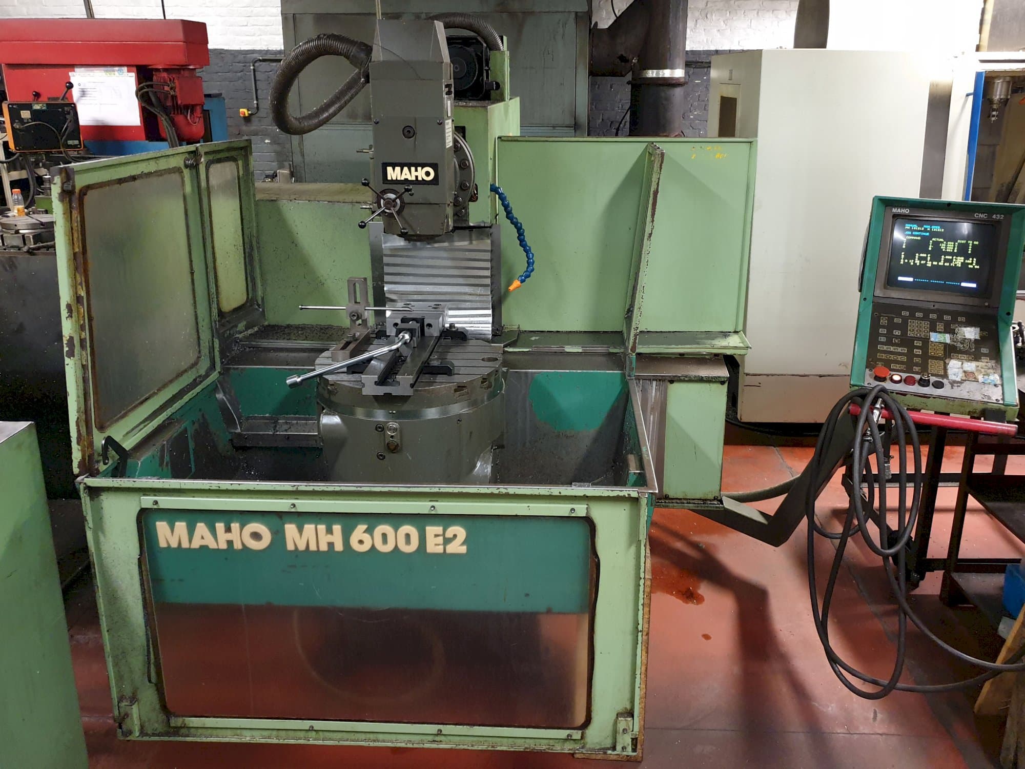 Mašīnas Maho MH 600 E2  pretskats