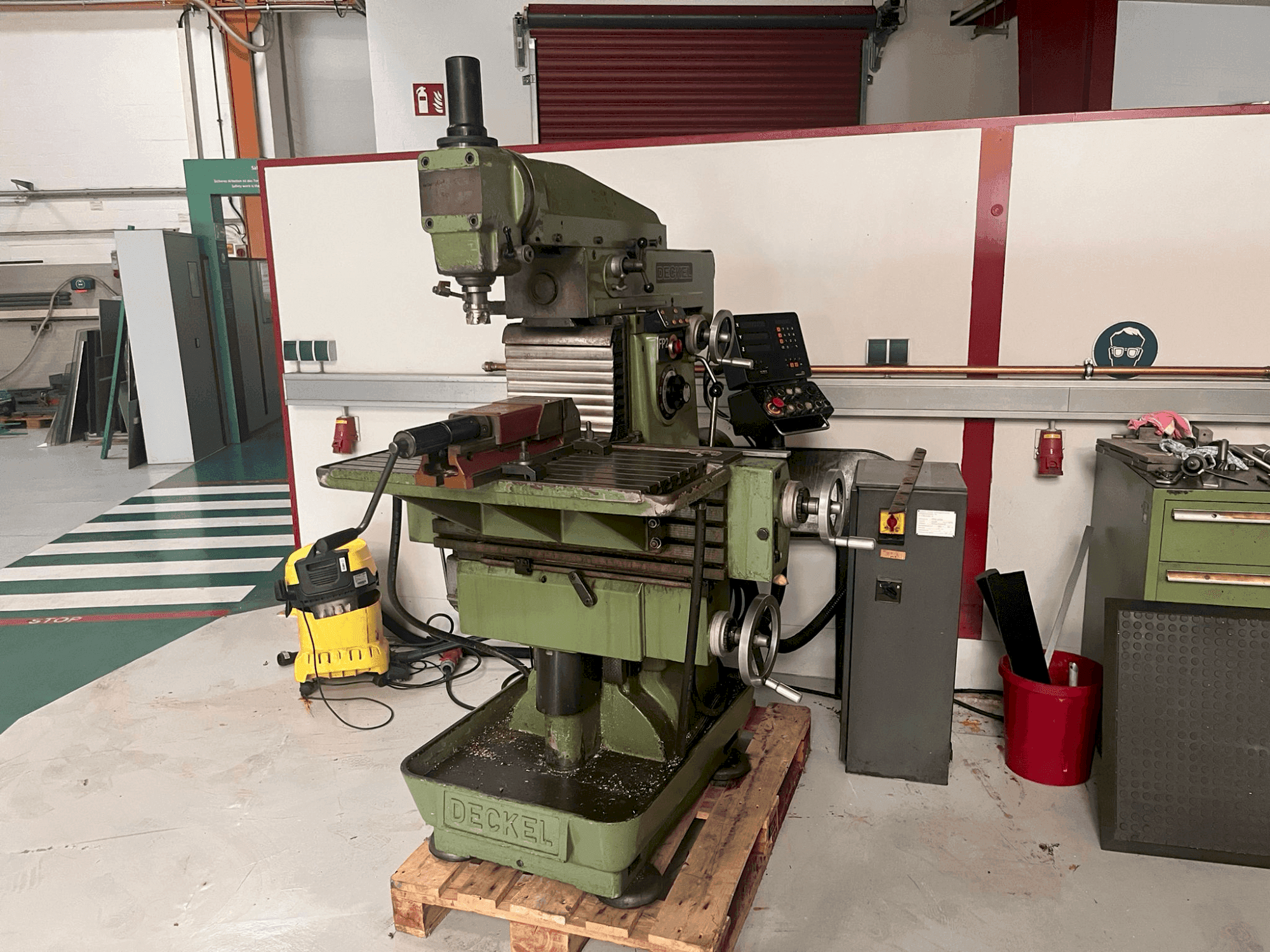 Mašīnas DECKEL FP2  pretskats