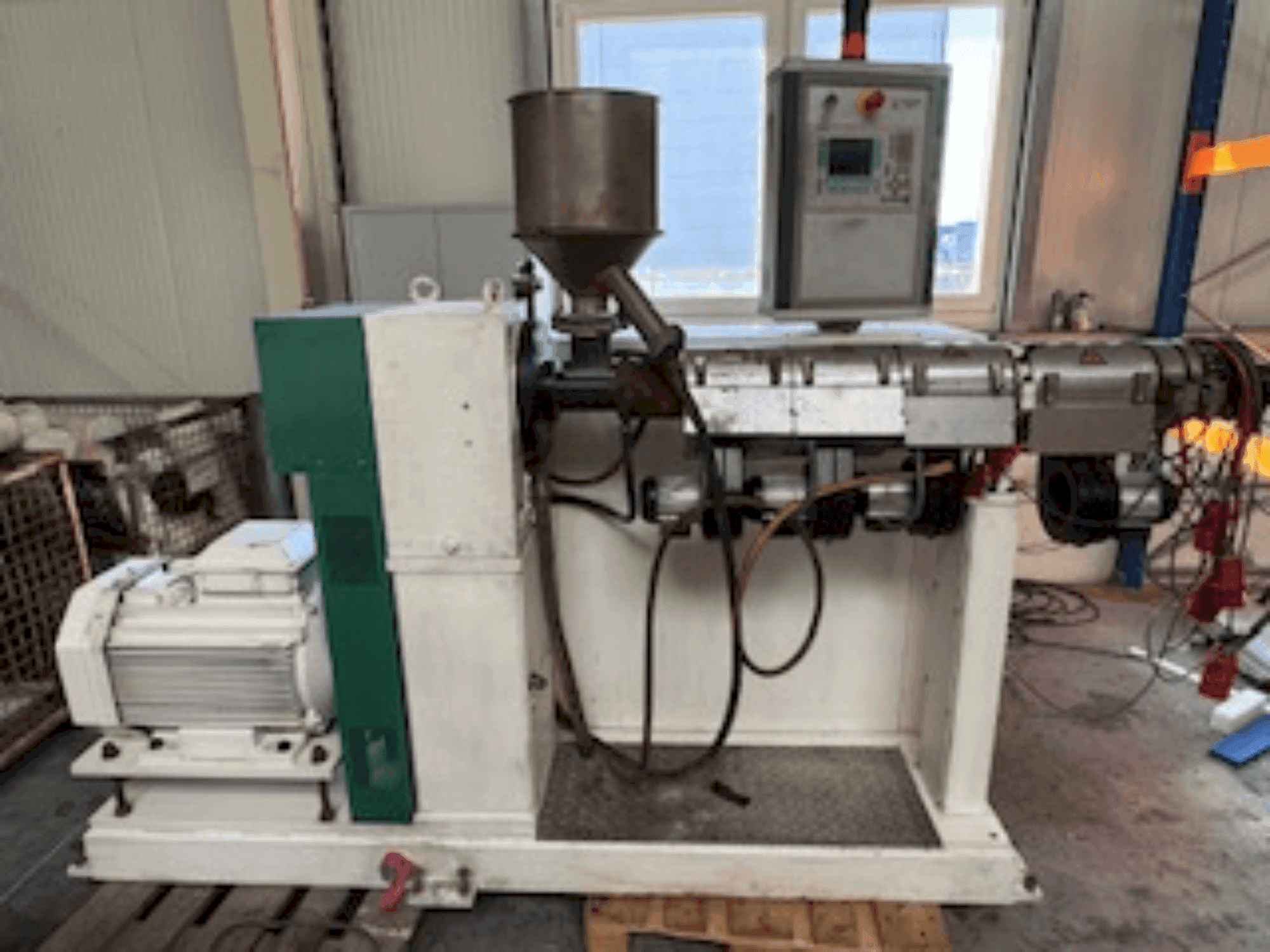 Mašīnas KUHNE KS45-24D  pretskats