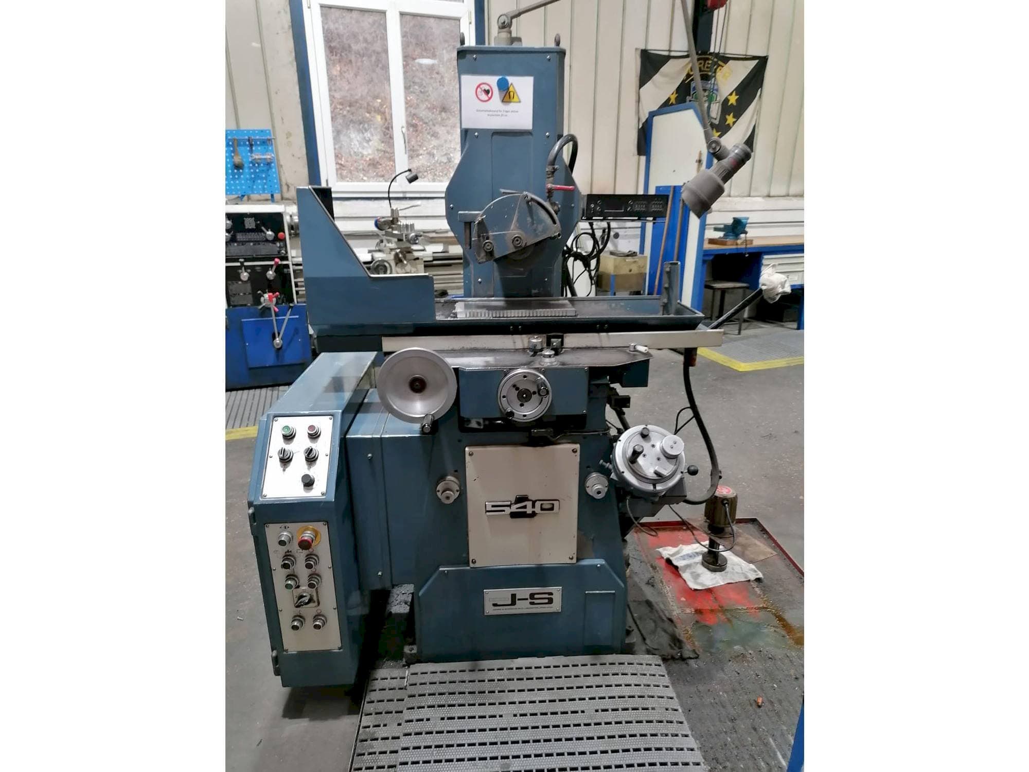 Mašīnas Jones & Shipman 540  pretskats