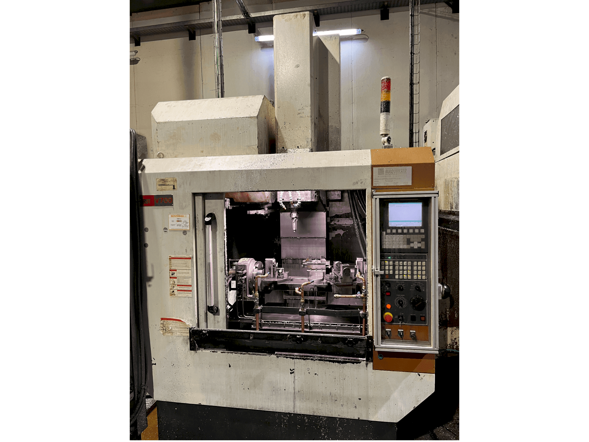 Mašīnas FIRST V700  pretskats