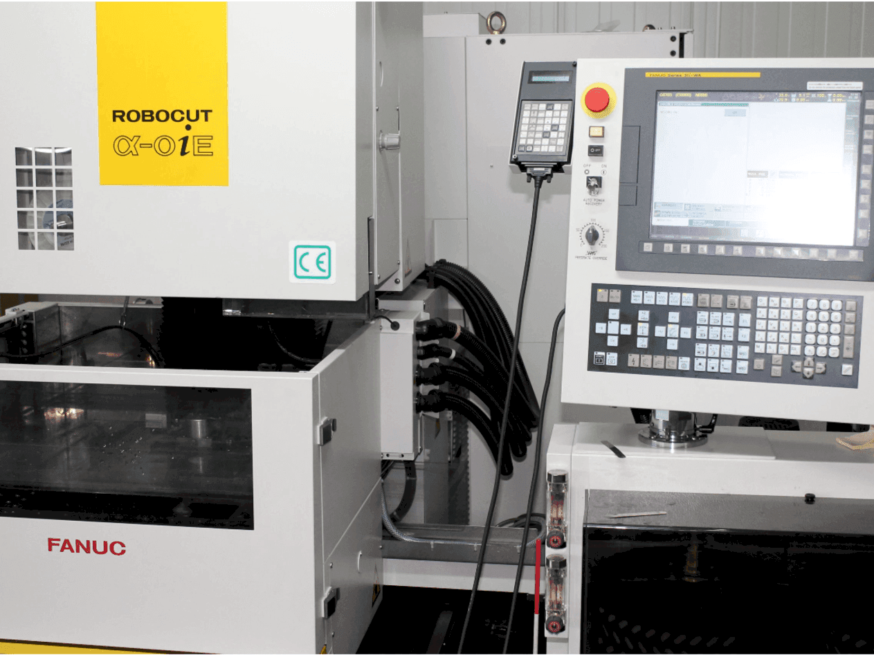 Mašīnas FANUC RoboCut Alfa OiE pretskats