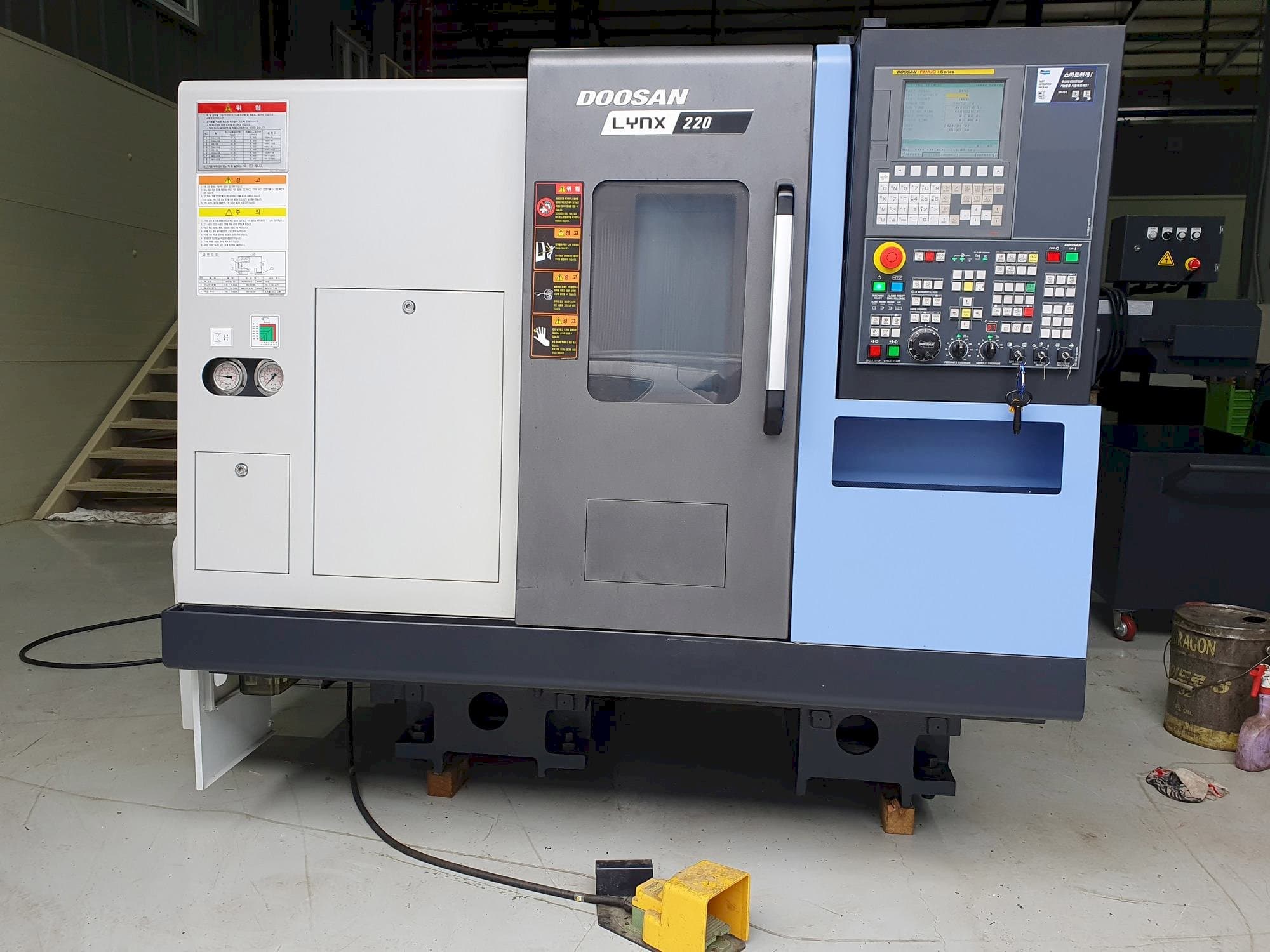 Mašīnas Doosan LYNX220C  pretskats