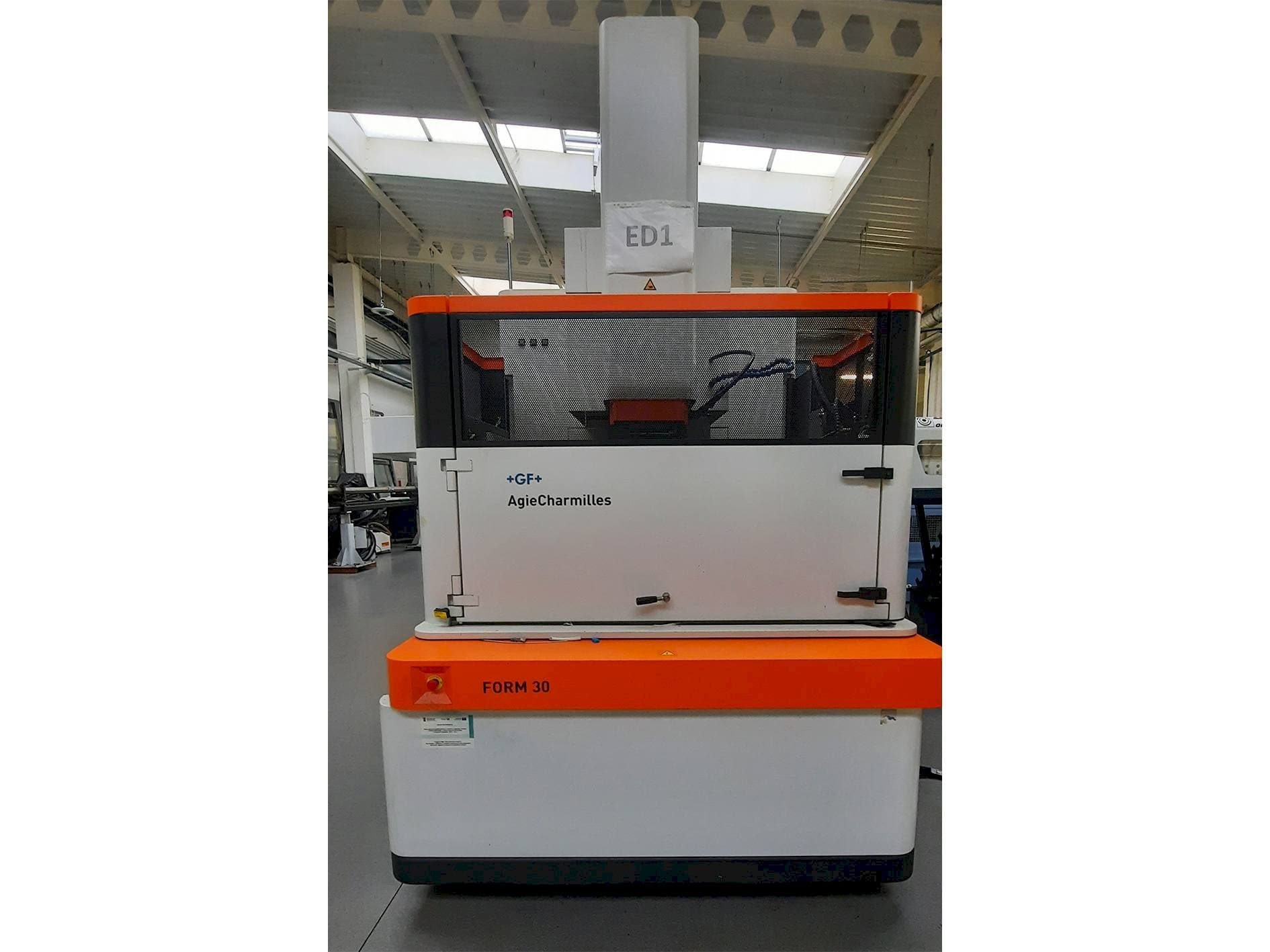 Mašīnas AgieCharmilles FORM 30  pretskats