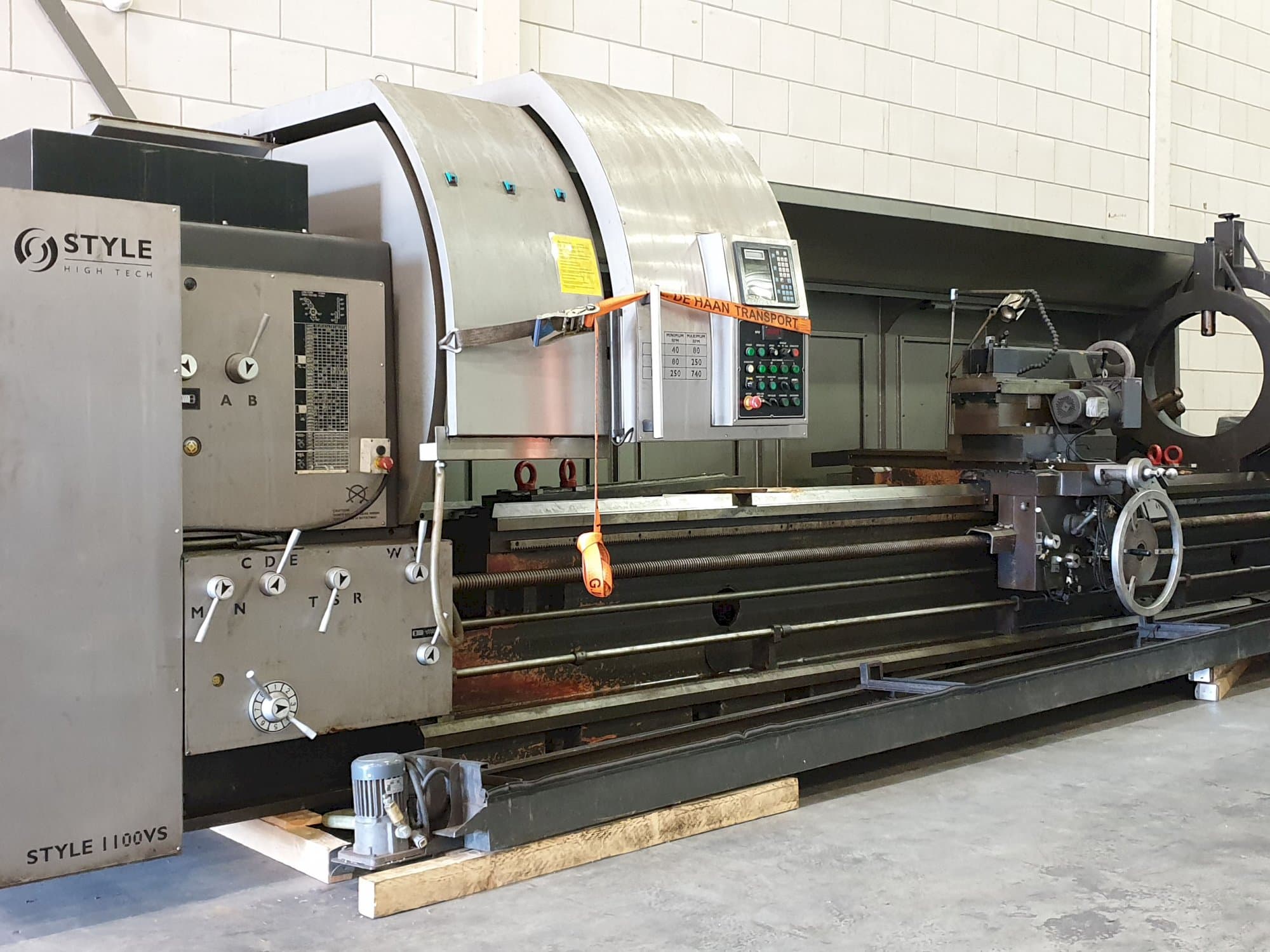 Mašīnas STYLE 1100VS  pretskats