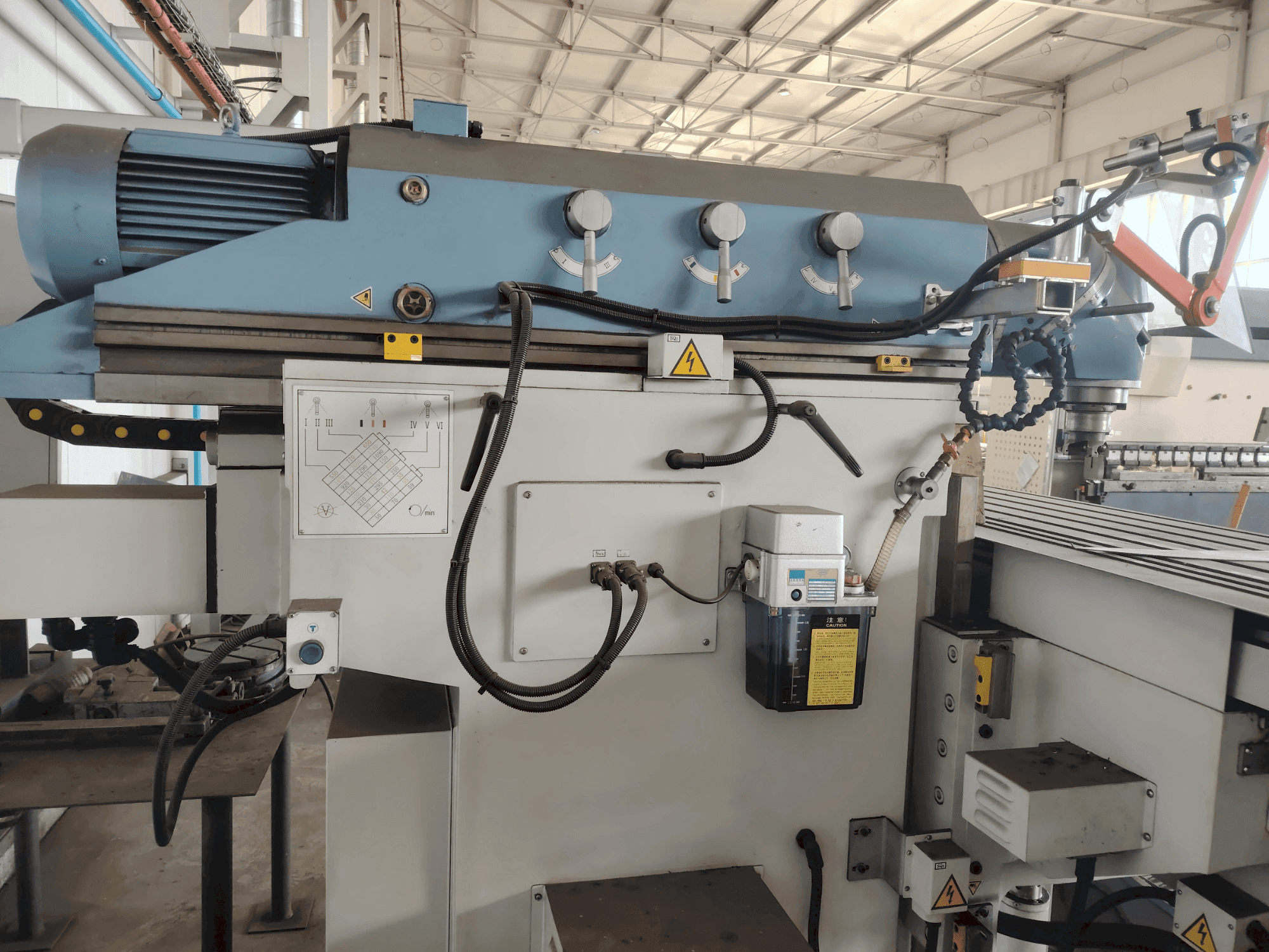 Mašīnas Bernardo Variomill FU 2000E Servo  pretskats