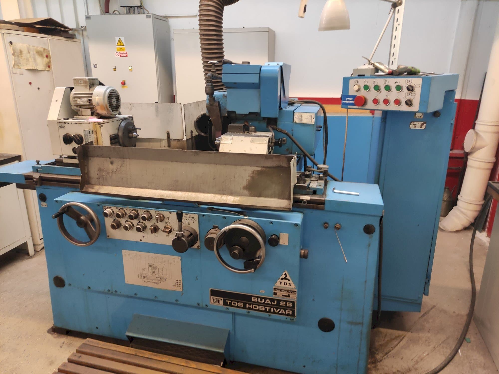 Mašīnas TOS BUAJ 28  pretskats