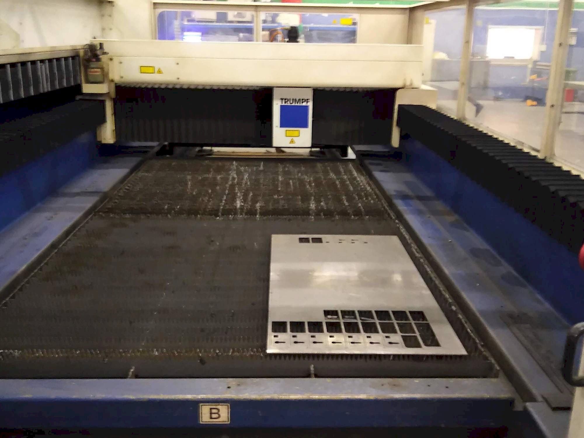 Mašīnas Trumpf L3030 pretskats