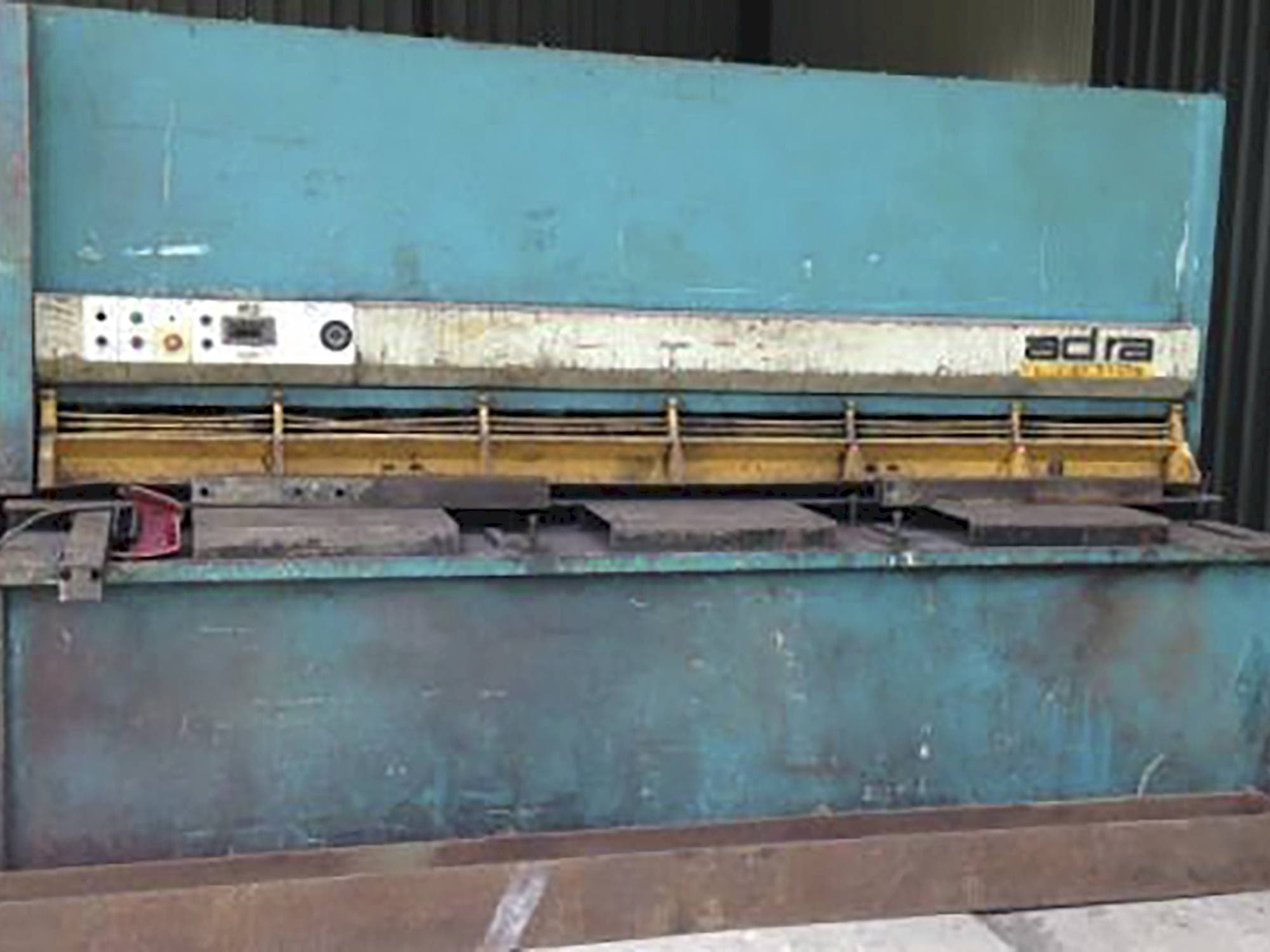 Mašīnas ADIRA GHS-1630 pretskats