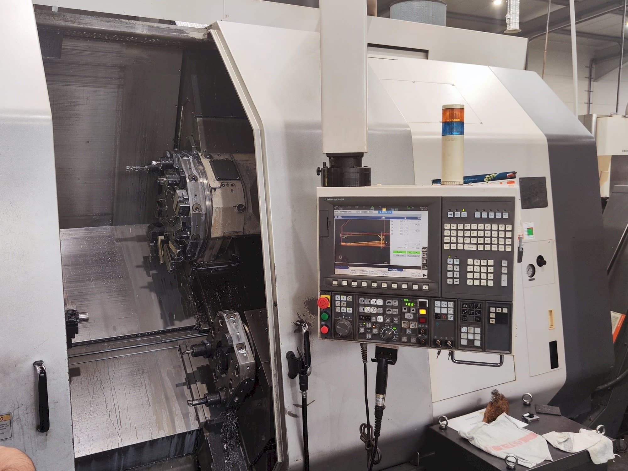 Mašīnas Okuma LU 300 MY  pretskats