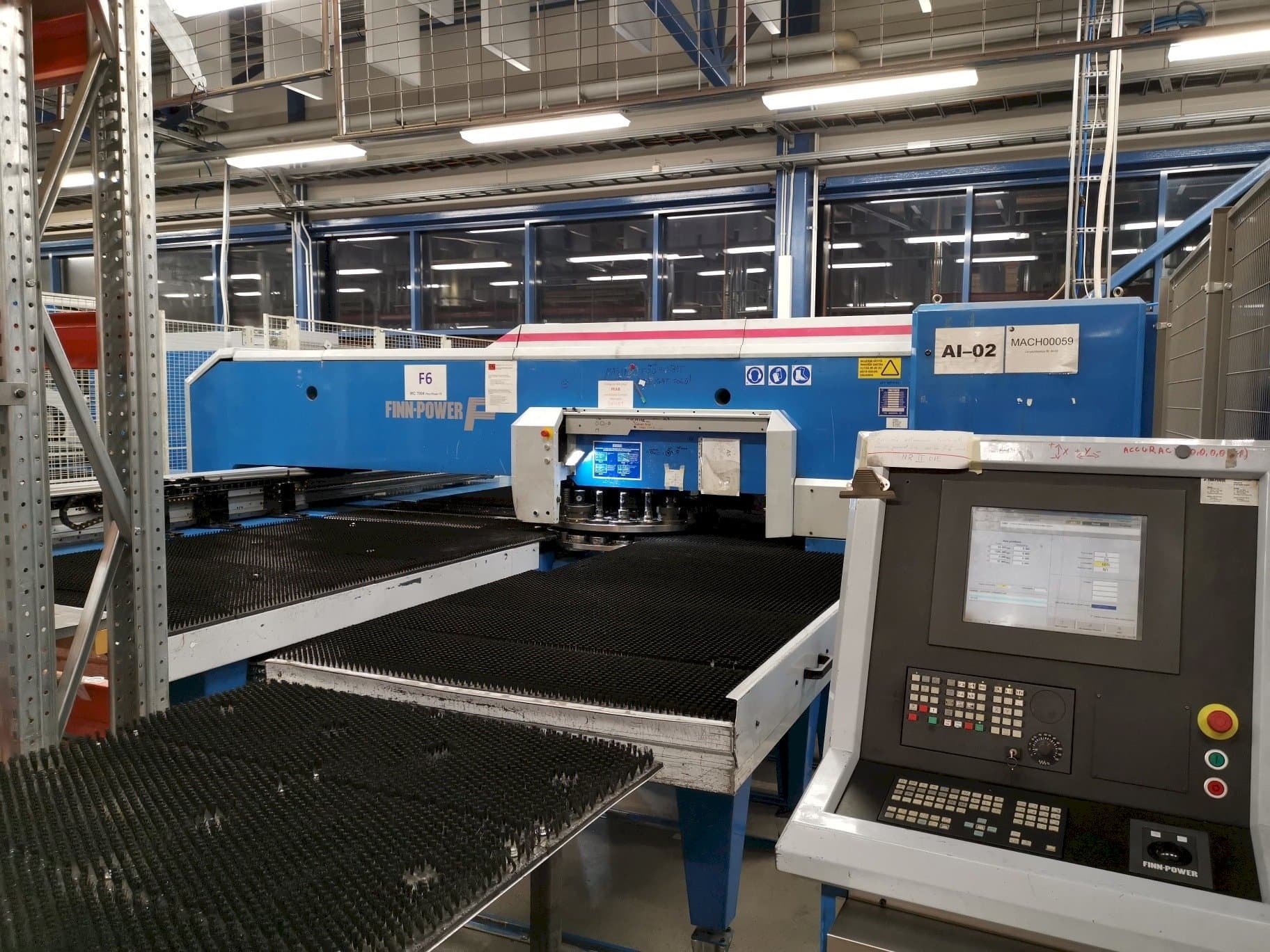 Mašīnas Finn-Power F6SU  pretskats