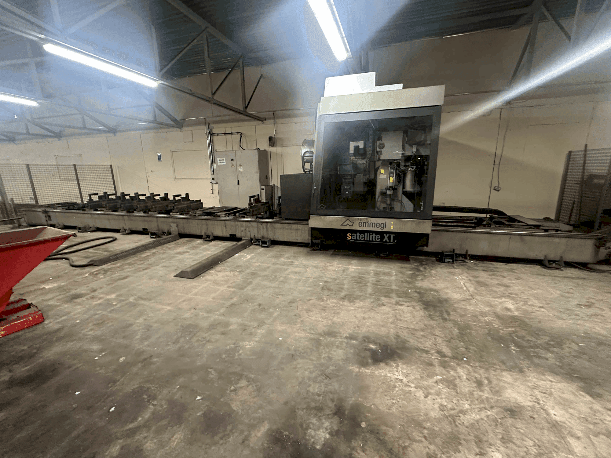 Mašīnas Emmegi Satellite XT10500  pretskats