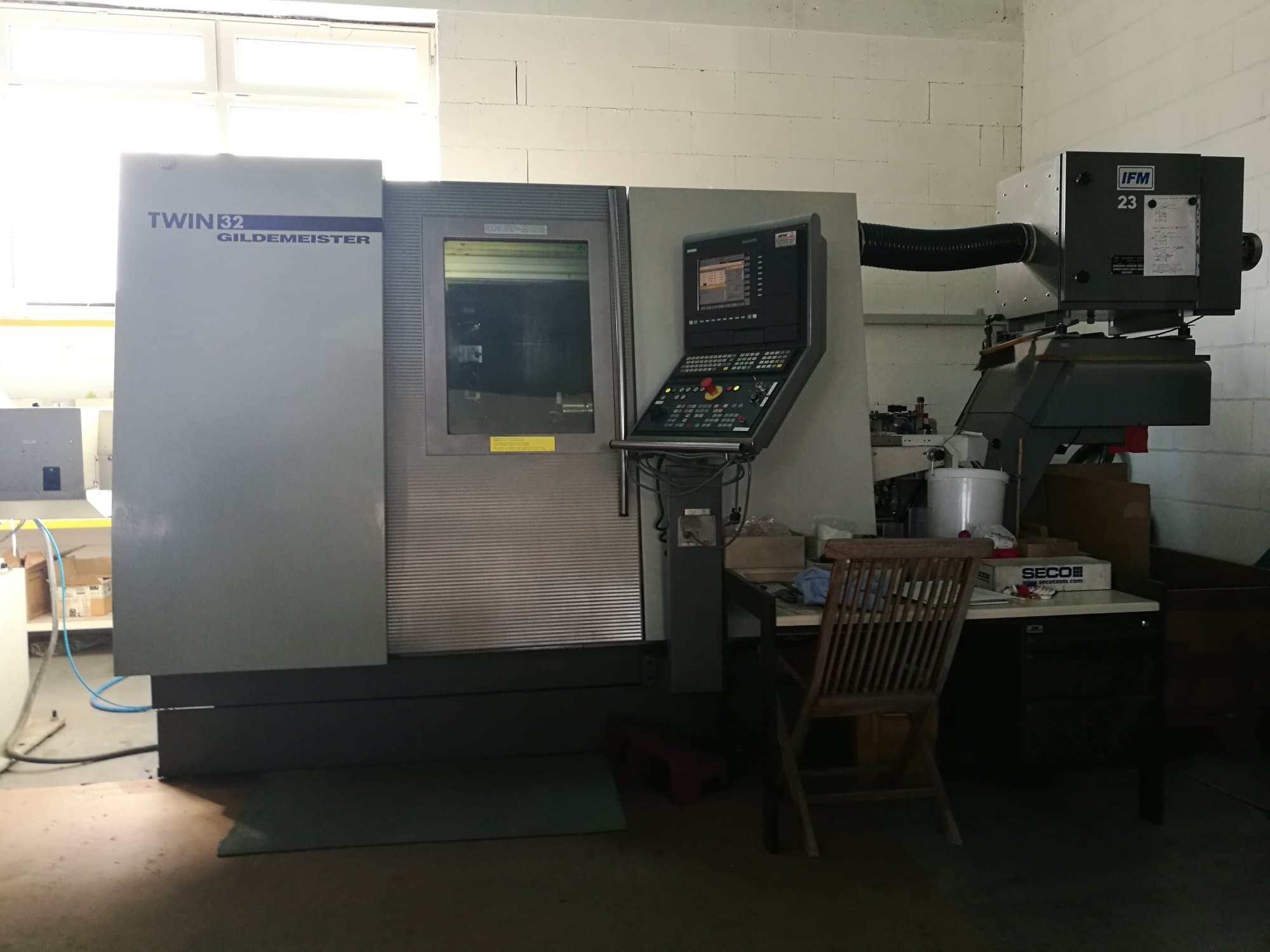 Mašīnas Gildemeister TWIN 32  pretskats