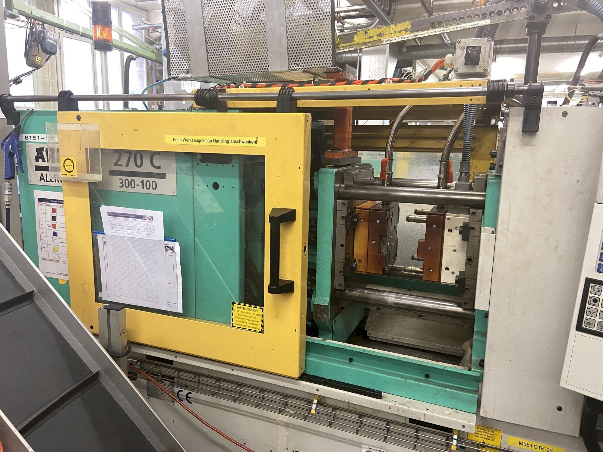 Mašīnas Arburg 270 C 300-100  pretskats