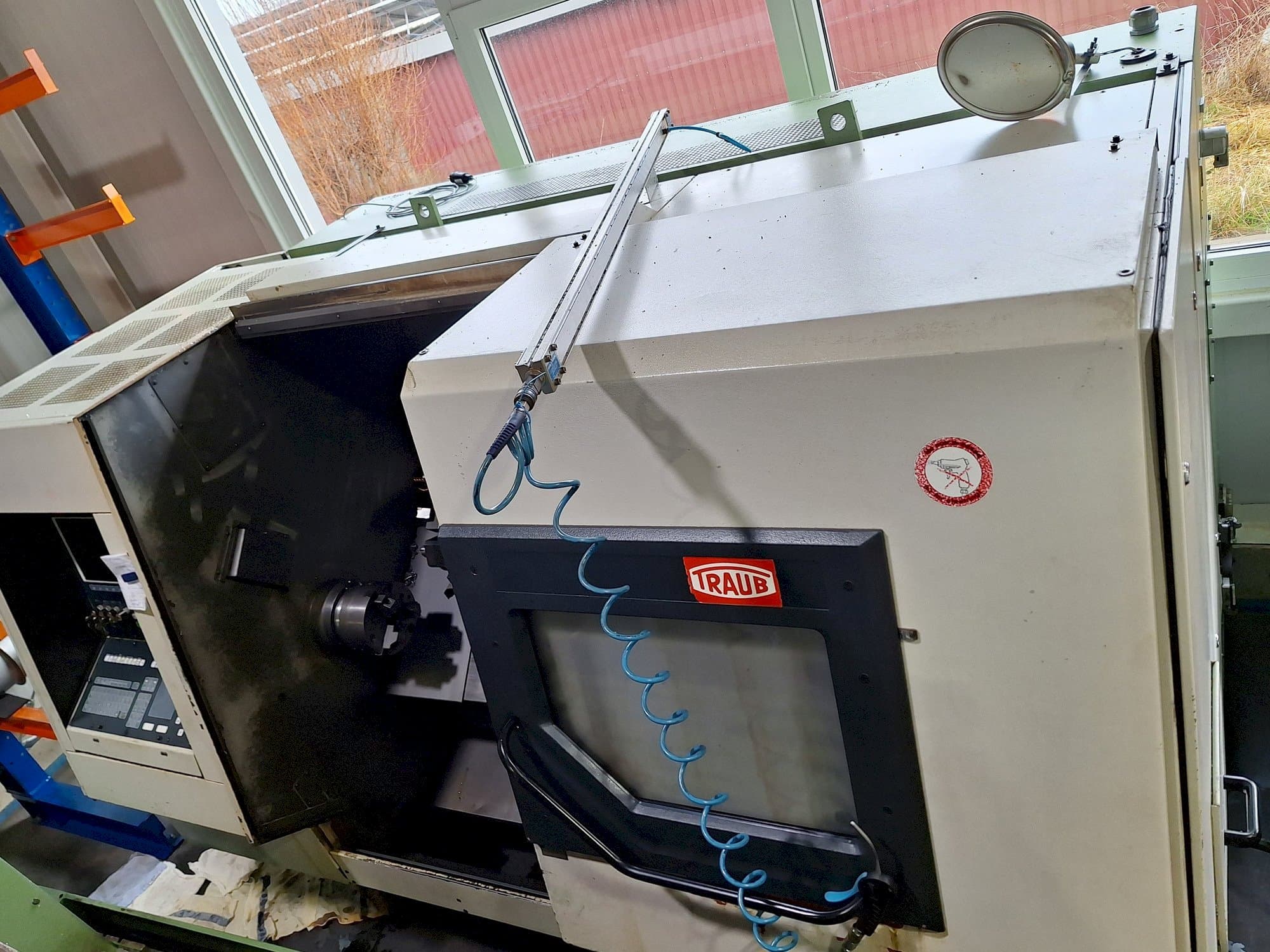 Mašīnas TRAUB TND 400  pretskats