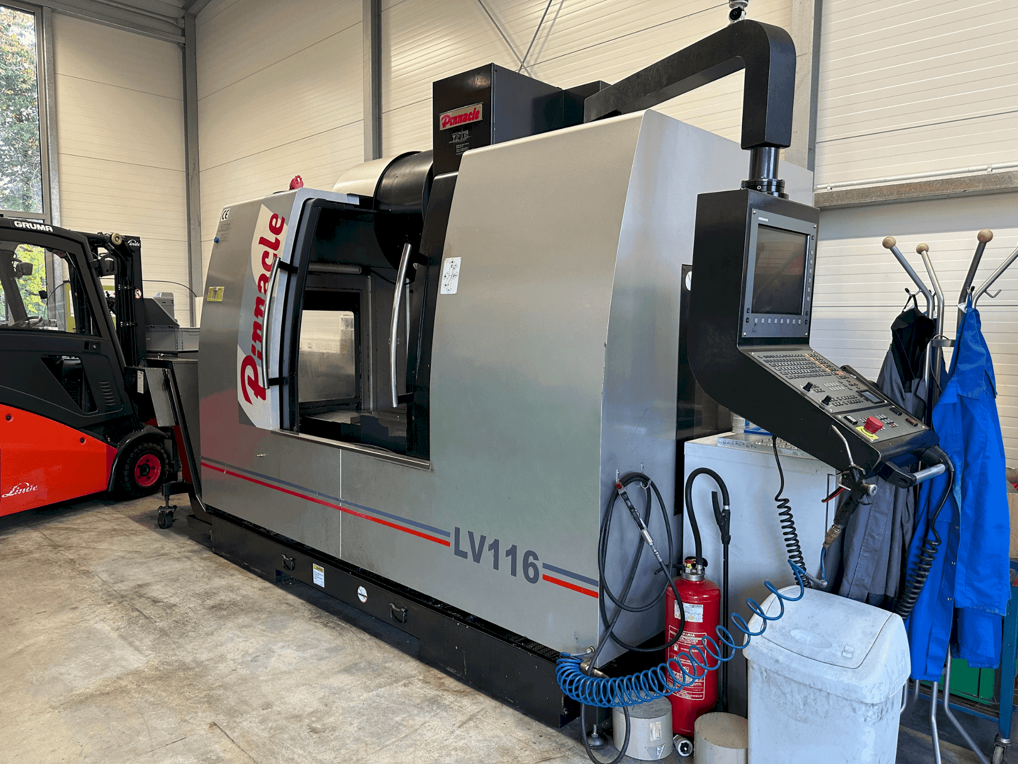 Mašīnas Pinnacle LV116  pretskats