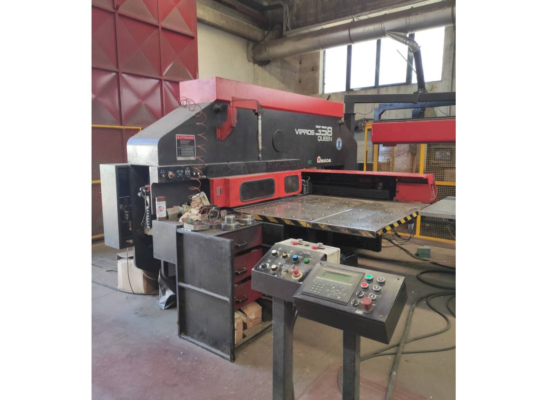 Mašīnas AMADA VIPROS 358  pretskats