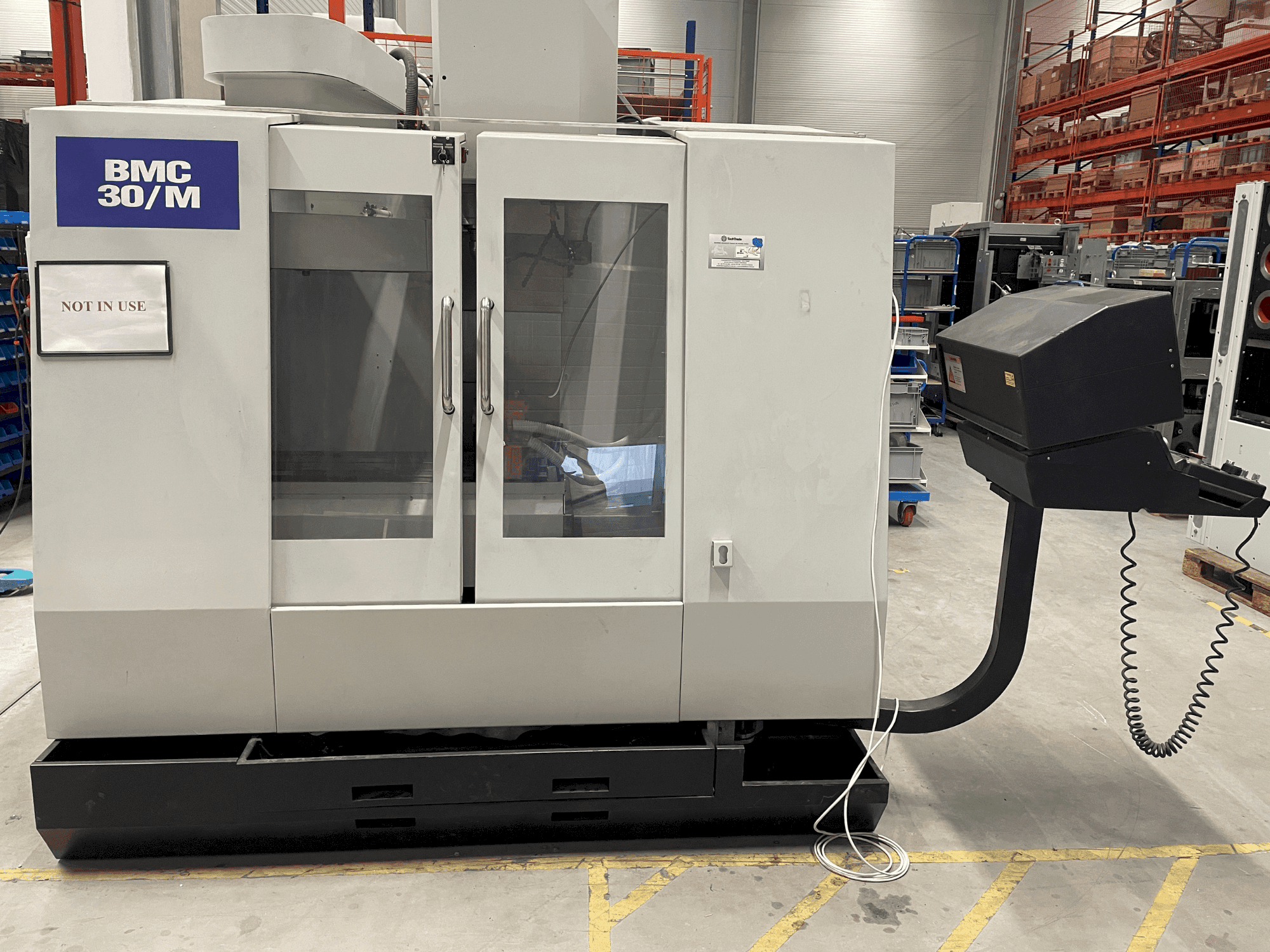 Mašīnas Hurco BMC-30M  pretskats