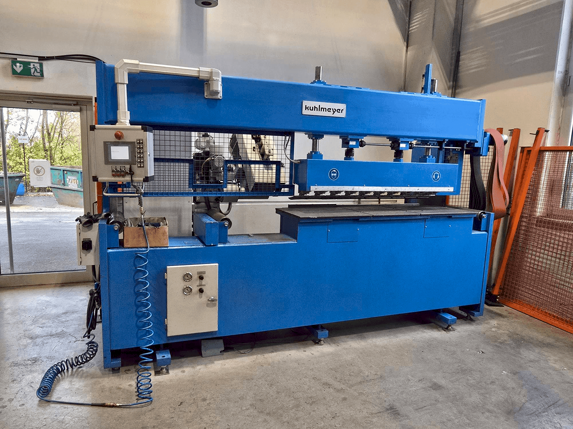 Mašīnas KUHLMEYER Fasen Fix 4.1-1500  pretskats