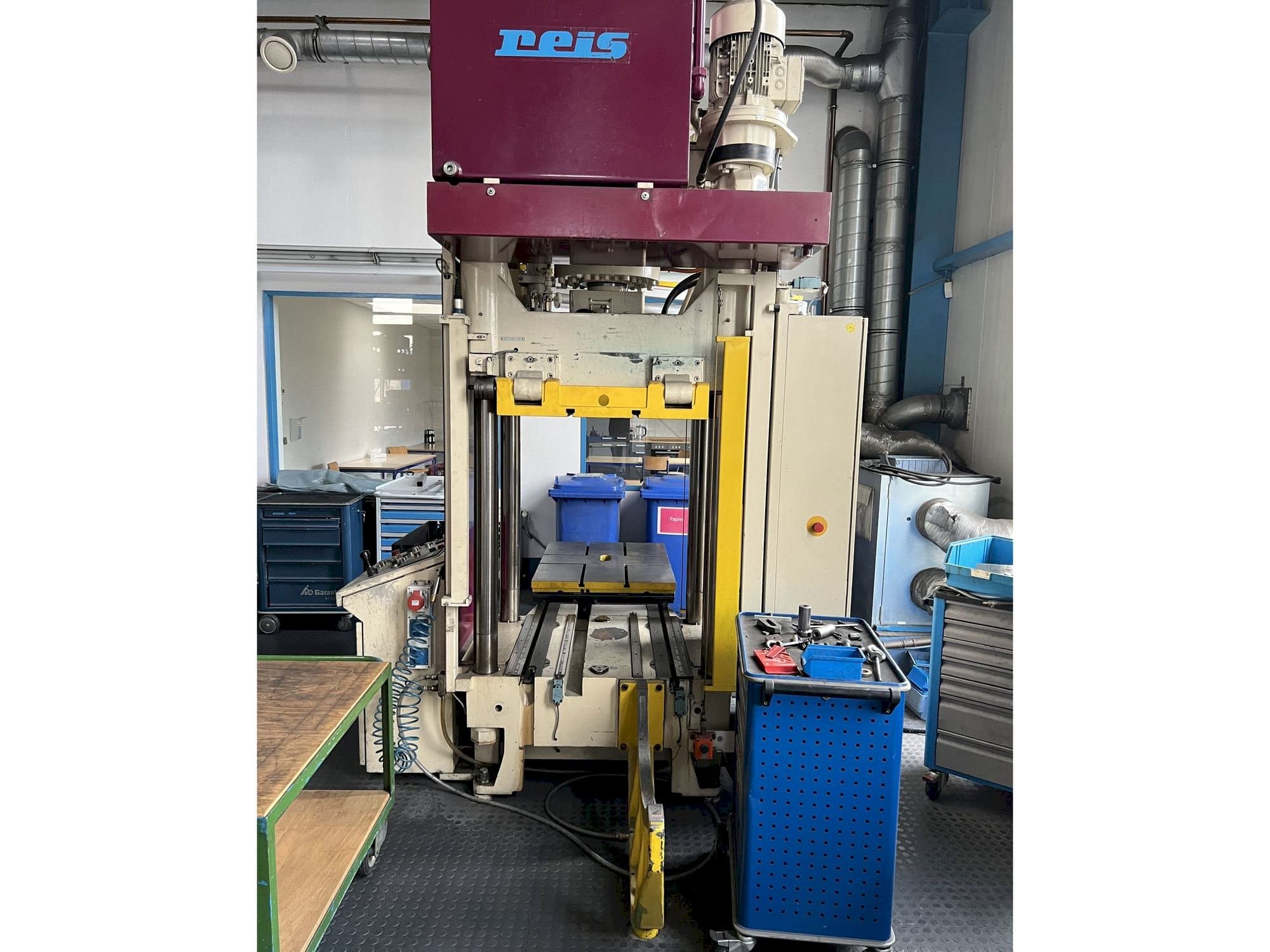 Mašīnas Reis Tus 80-100  pretskats