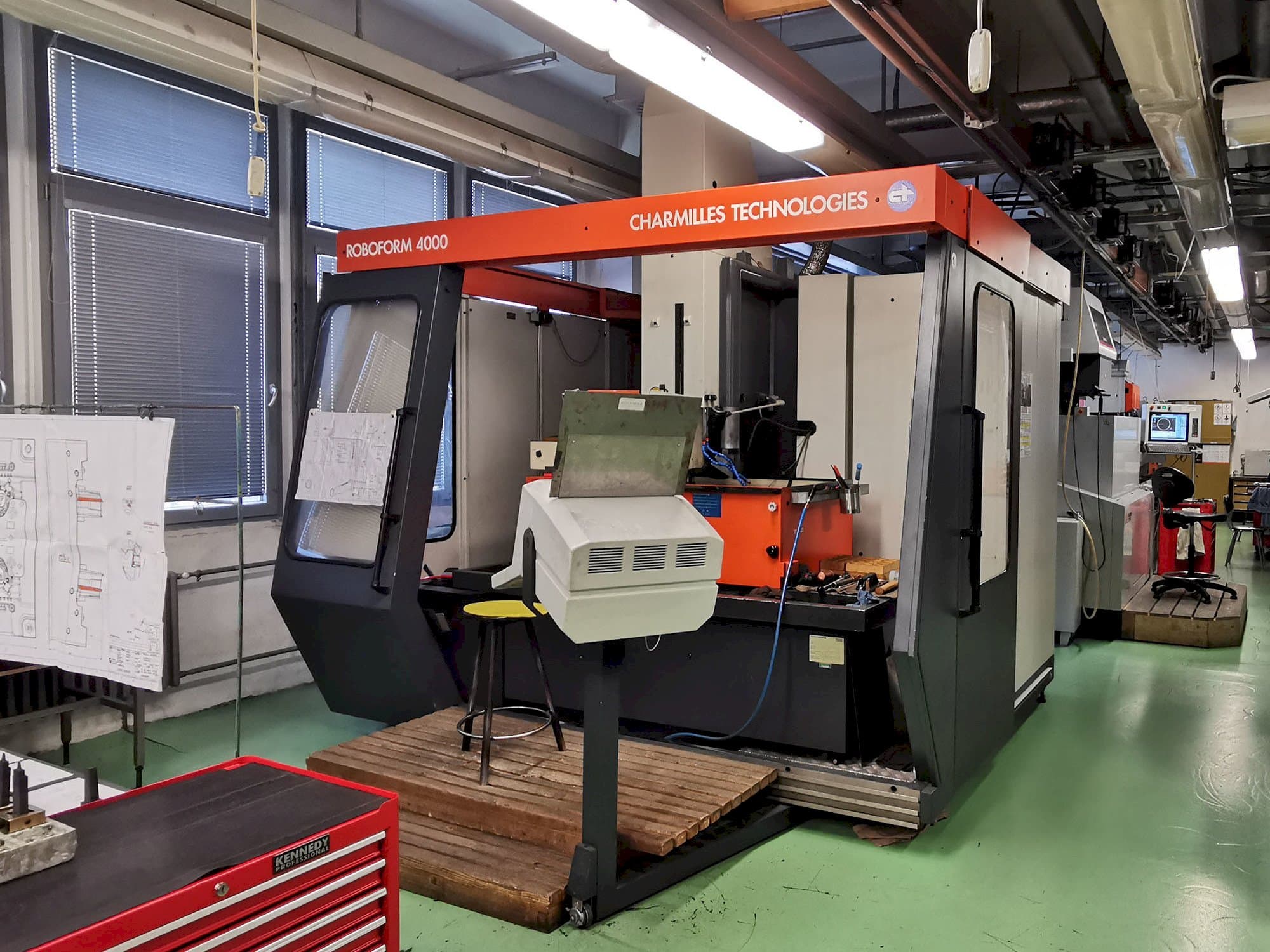 Mašīnas CHARMILLES Roboform 4000  pretskats