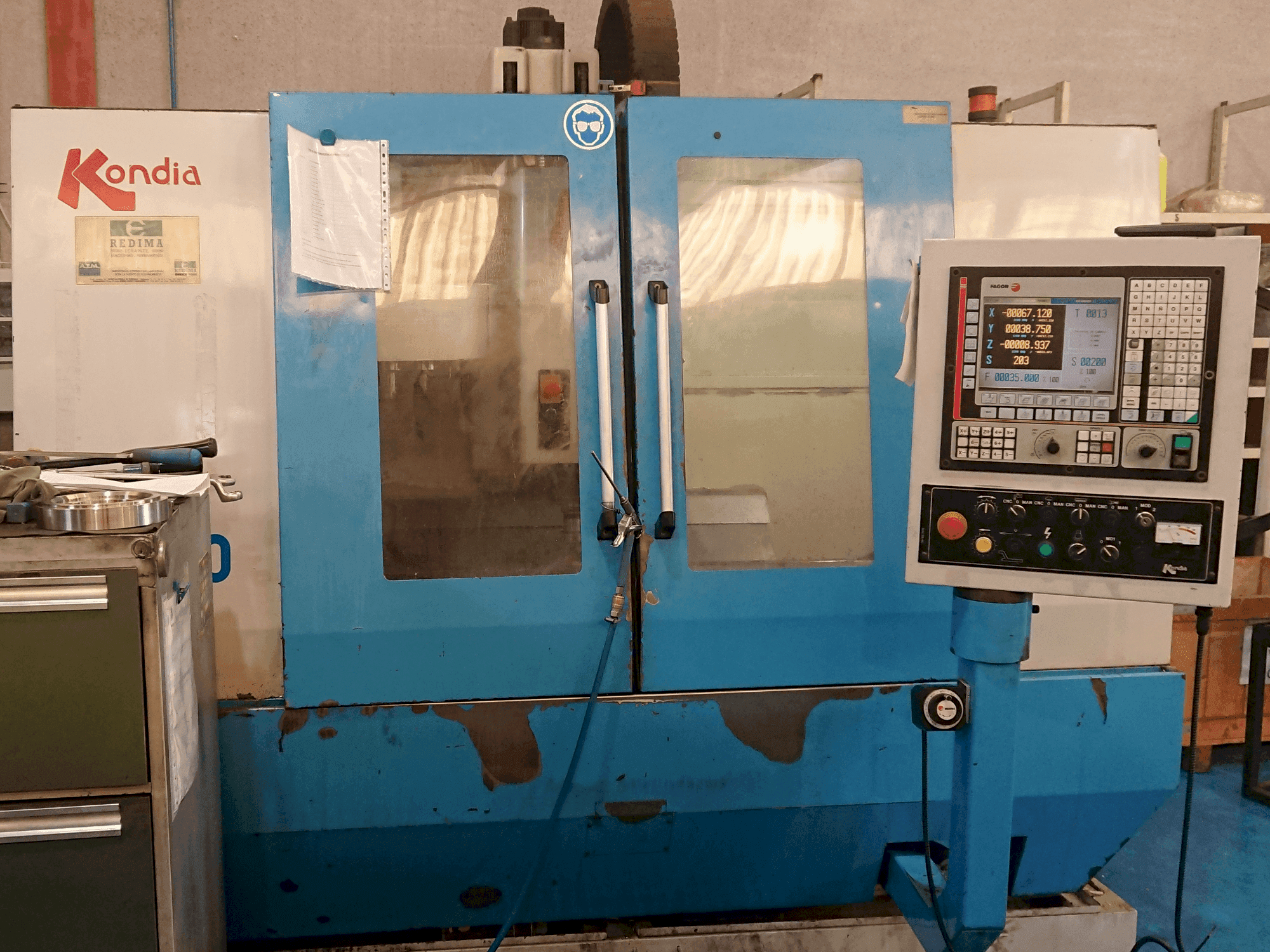 Mašīnas KONDIA B-1050  pretskats