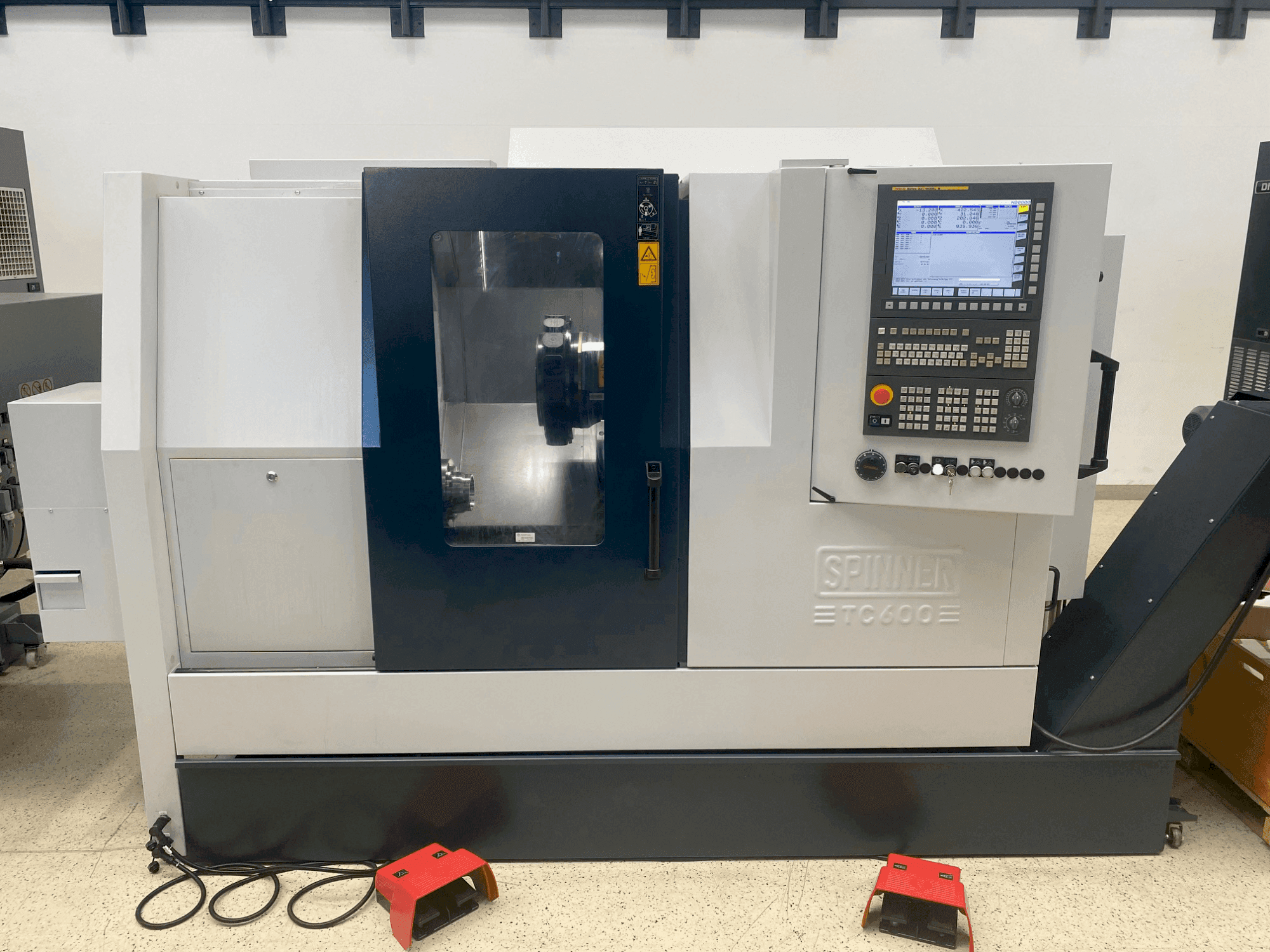 Mašīnas SPINNER TC600-65-MCY  pretskats