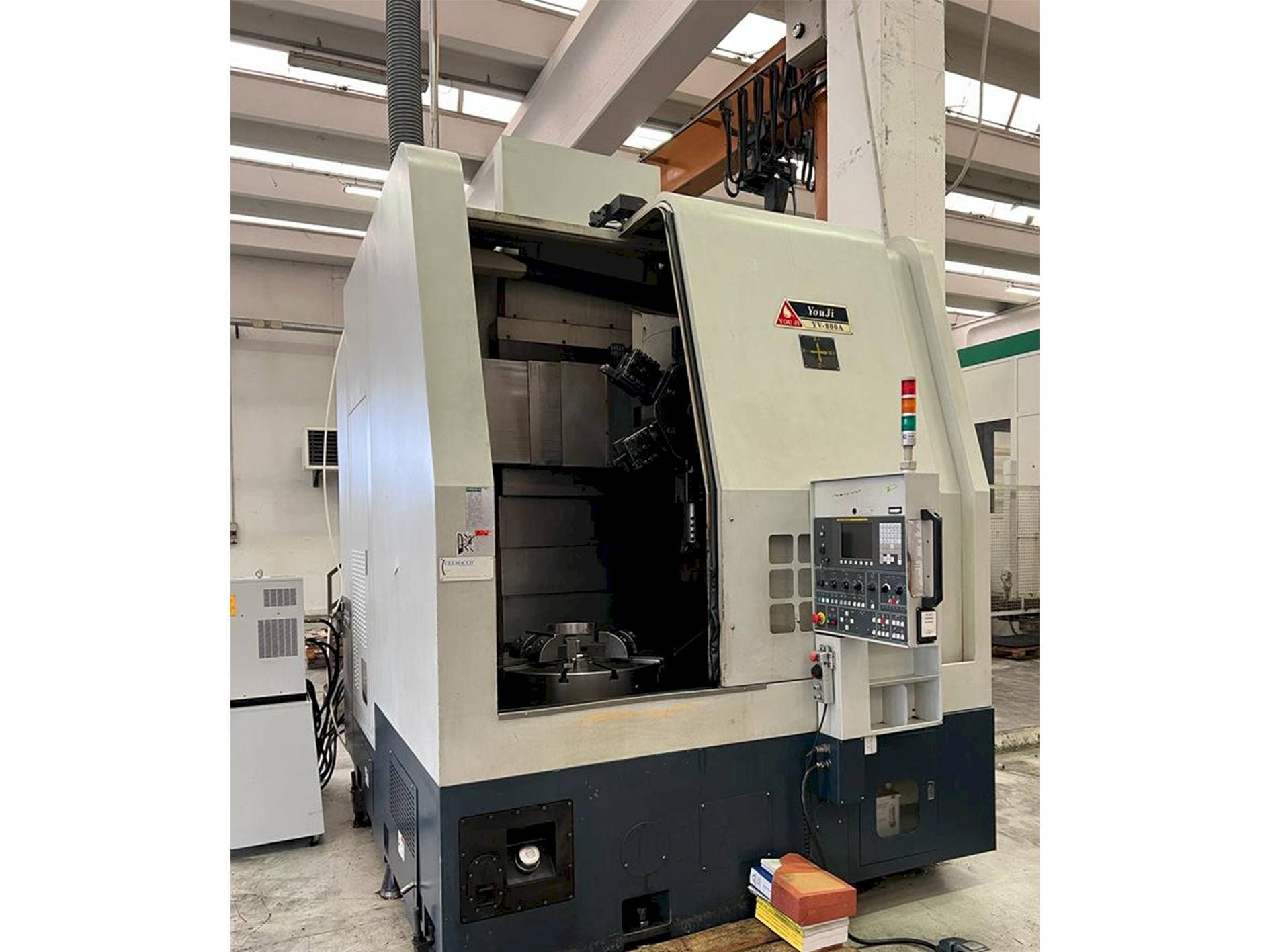 Mašīnas YOU JI YV-800A  pretskats