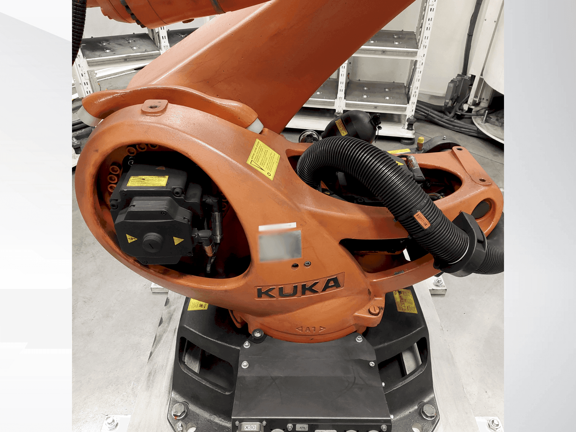 Mašīnas KUKA KR 90 R2700 pro  pretskats