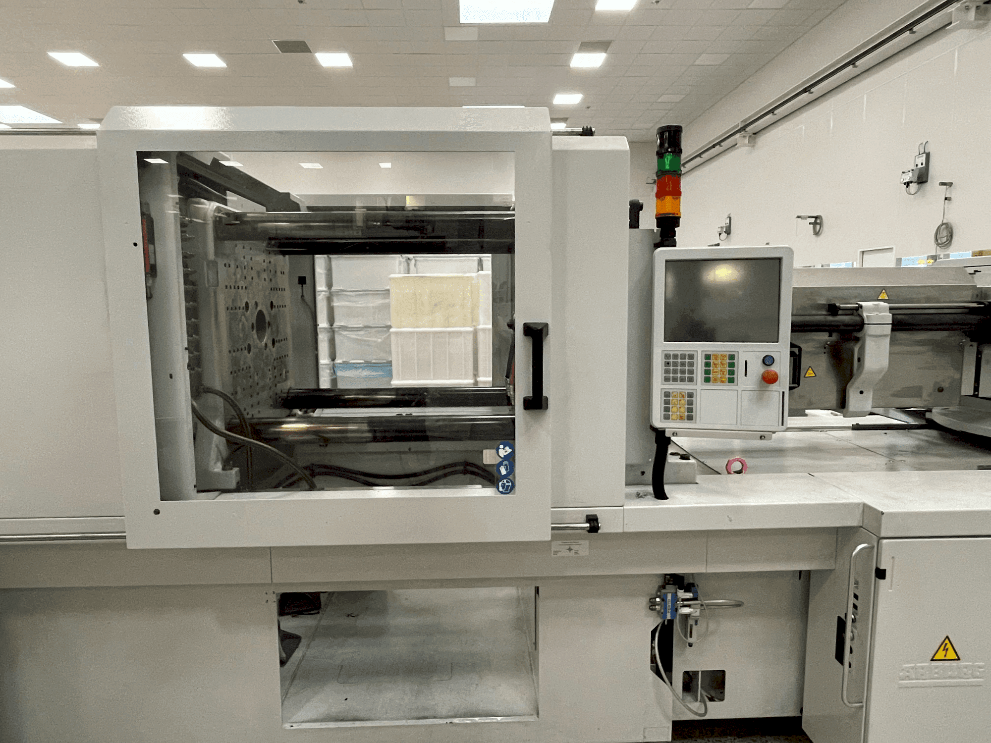 Mašīnas Arburg Allrounder 570 H 2000-1300  pretskats