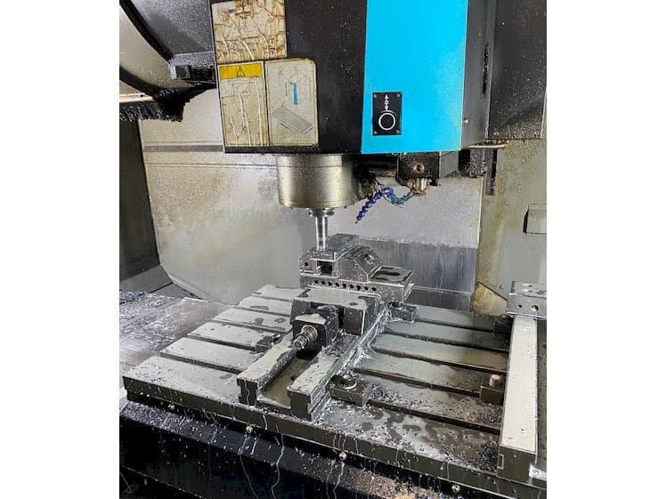 Mašīnas Hurco VMX42i  pretskats