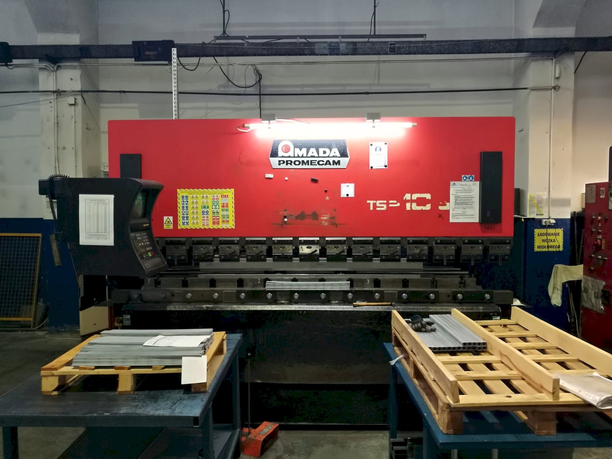 Mašīnas AMADA ITS2  pretskats