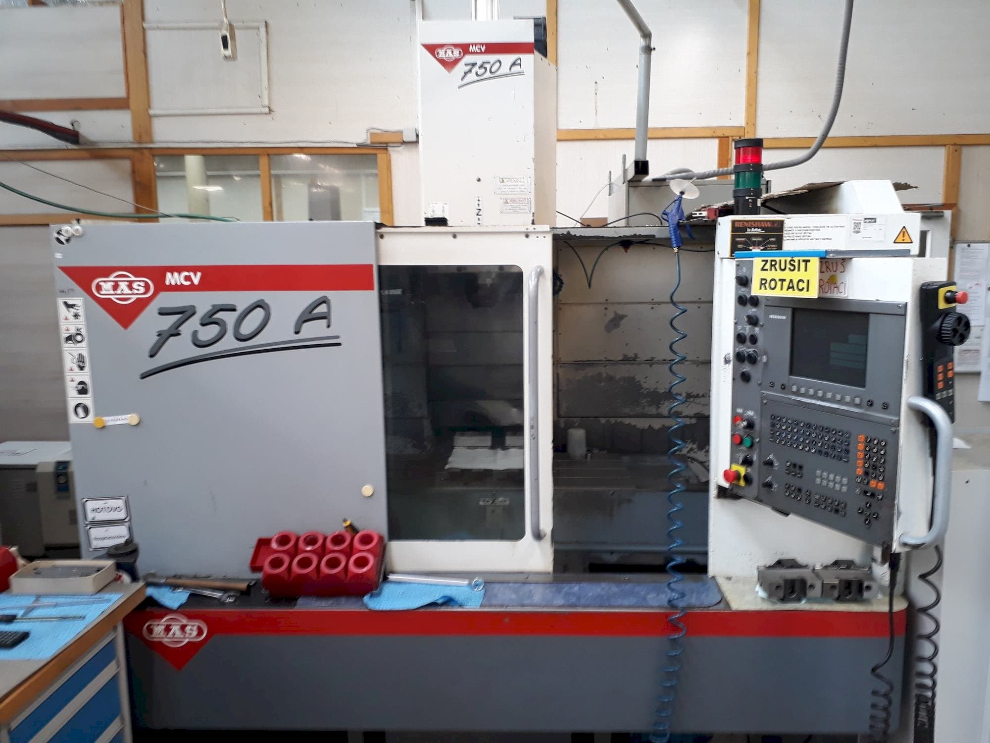 Mašīnas KOVOSVIT MAS MCV 750A  pretskats
