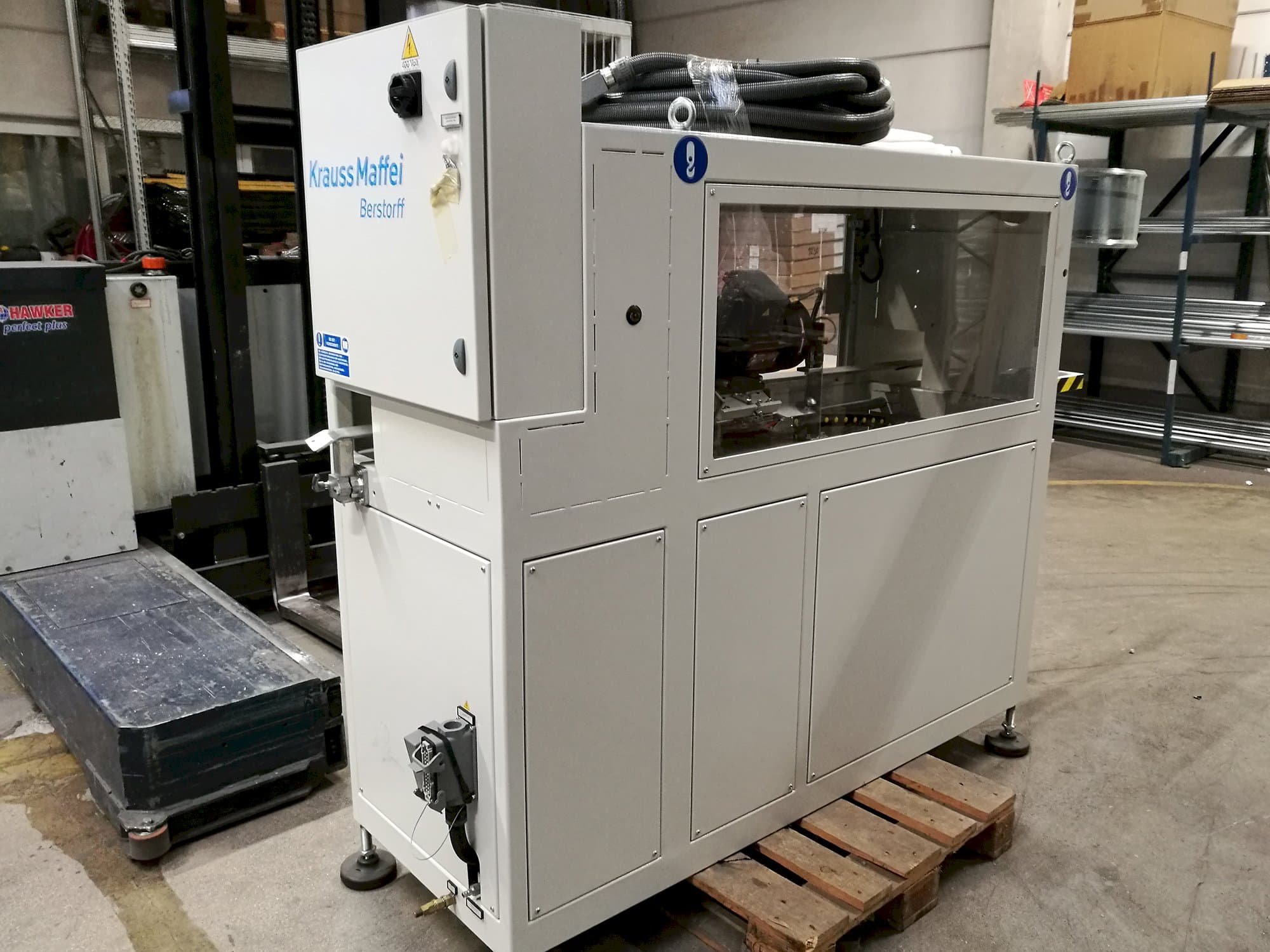 Mašīnas Krauss Maffei skats TL 63 no kreisās puses