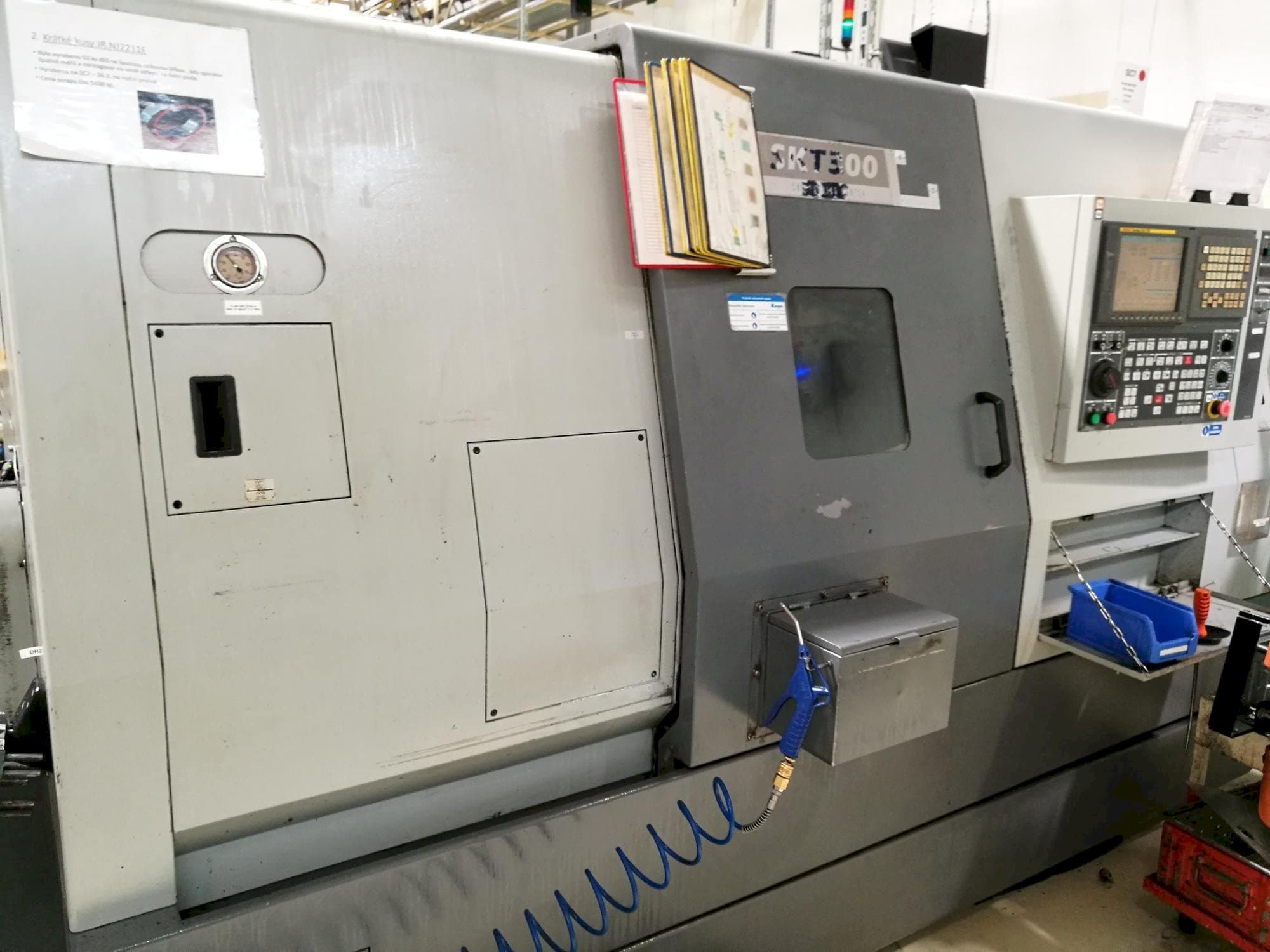 Mašīnas Hyundai Kia SKT 300  pretskats