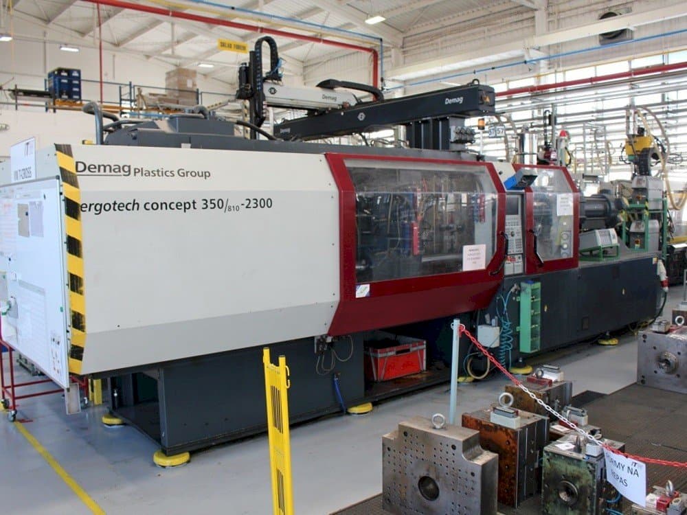 Mašīnas DEMAG Ergotech 350/810-2300 kreisās malas  skats