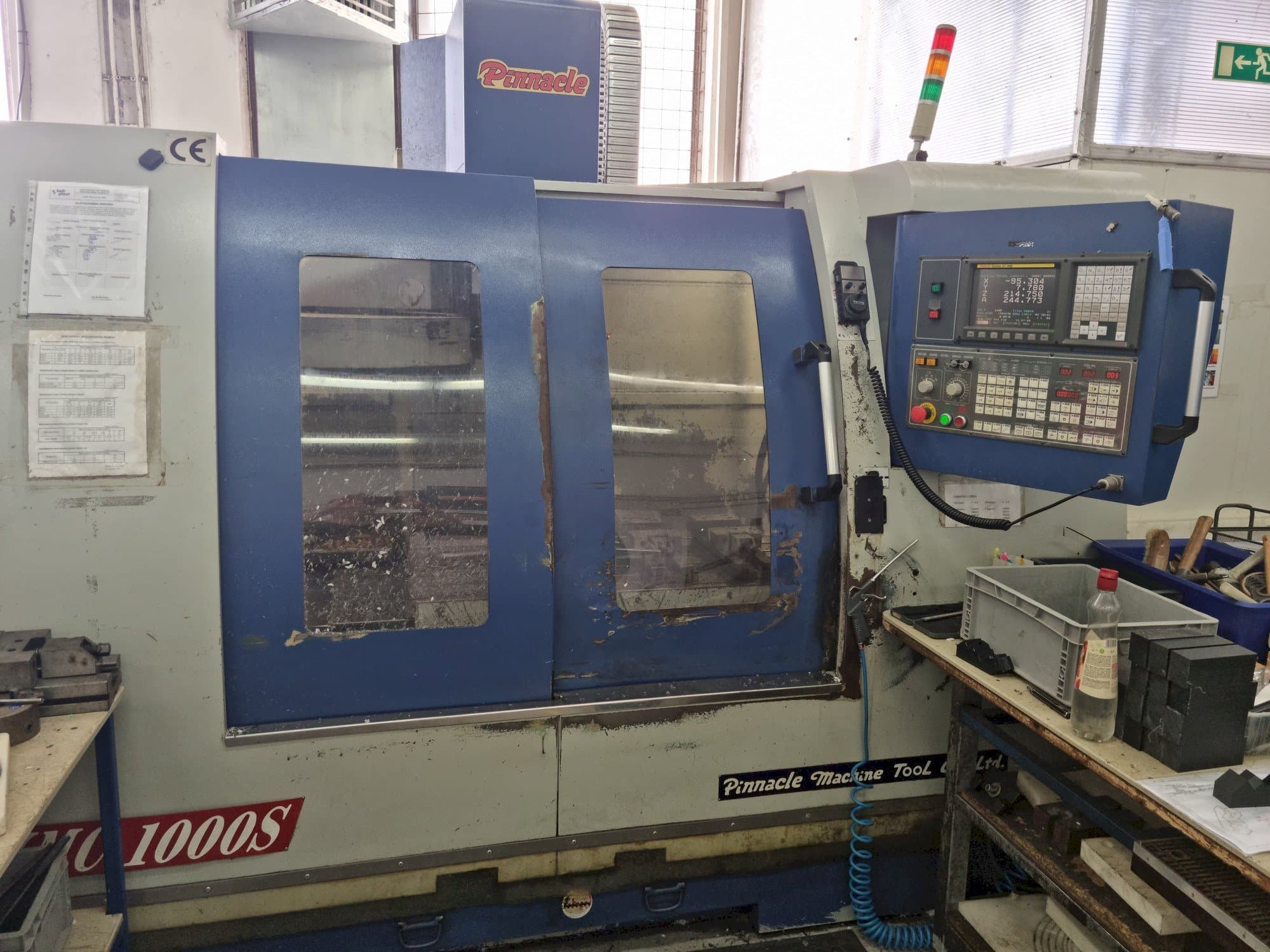 Mašīnas Pinnacle VMC1000S  pretskats