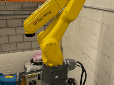 Mašīnas FANUC LR Mate 200 iD 14L  pretskats