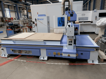 Mašīnas QUICK CNC UE-481  pretskats