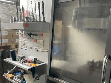 Mašīnas HAAS VF-3 pretskats