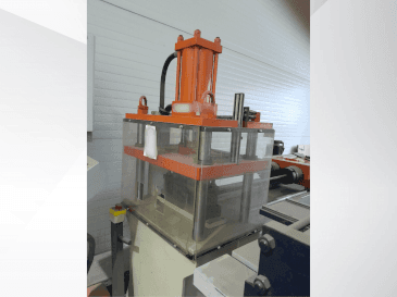 Mašīnas UZMA MAKINA PDM 30  pretskats