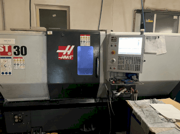 Mašīnas HAAS ST-30 pretskats