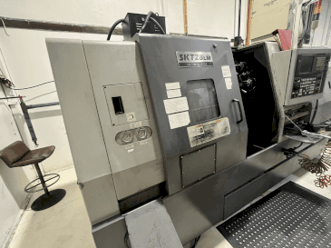 Mašīnas Hyundai Kia SKT 28 LM  pretskats